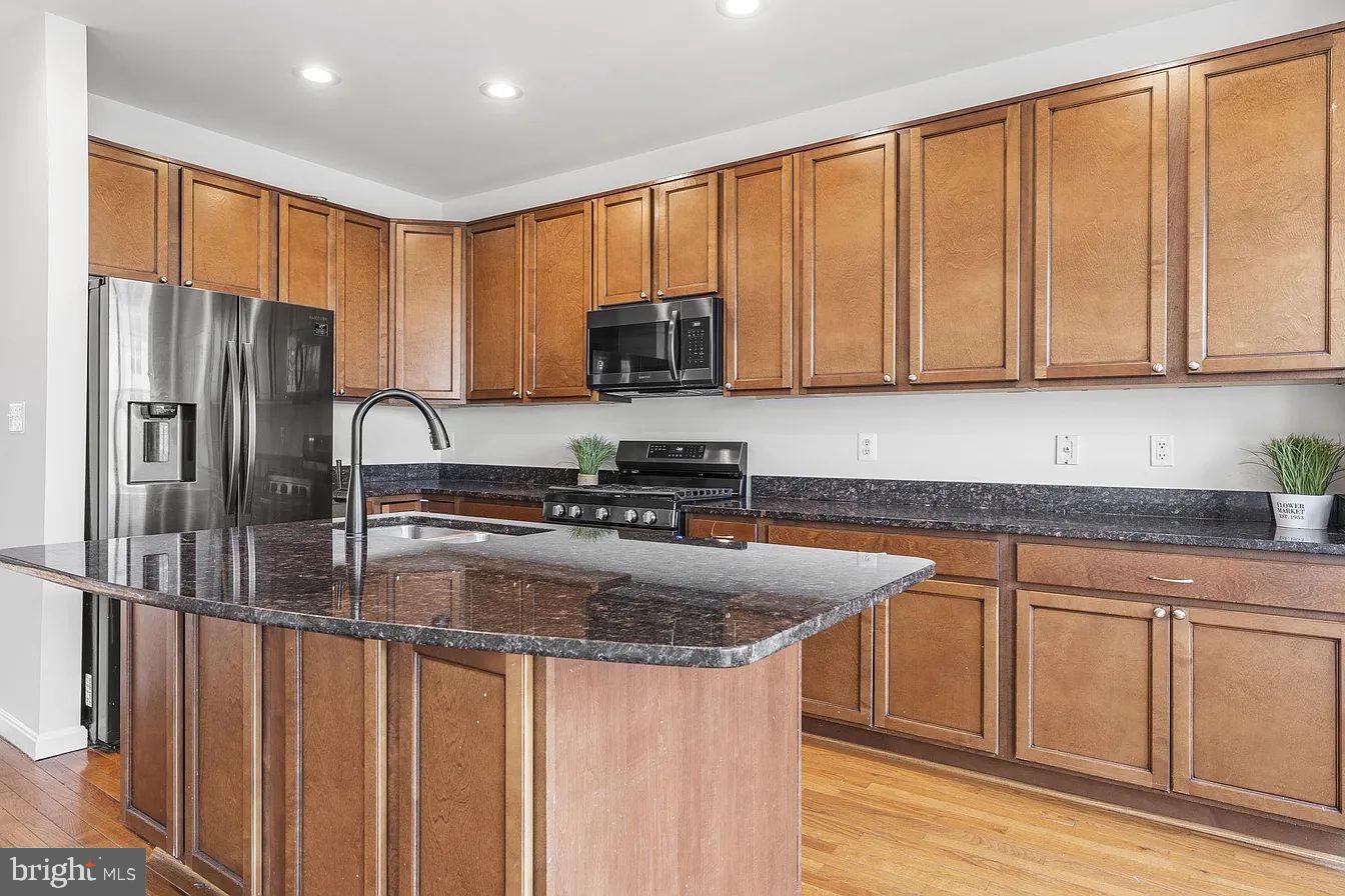 11901 BENTON LAKE ROAD