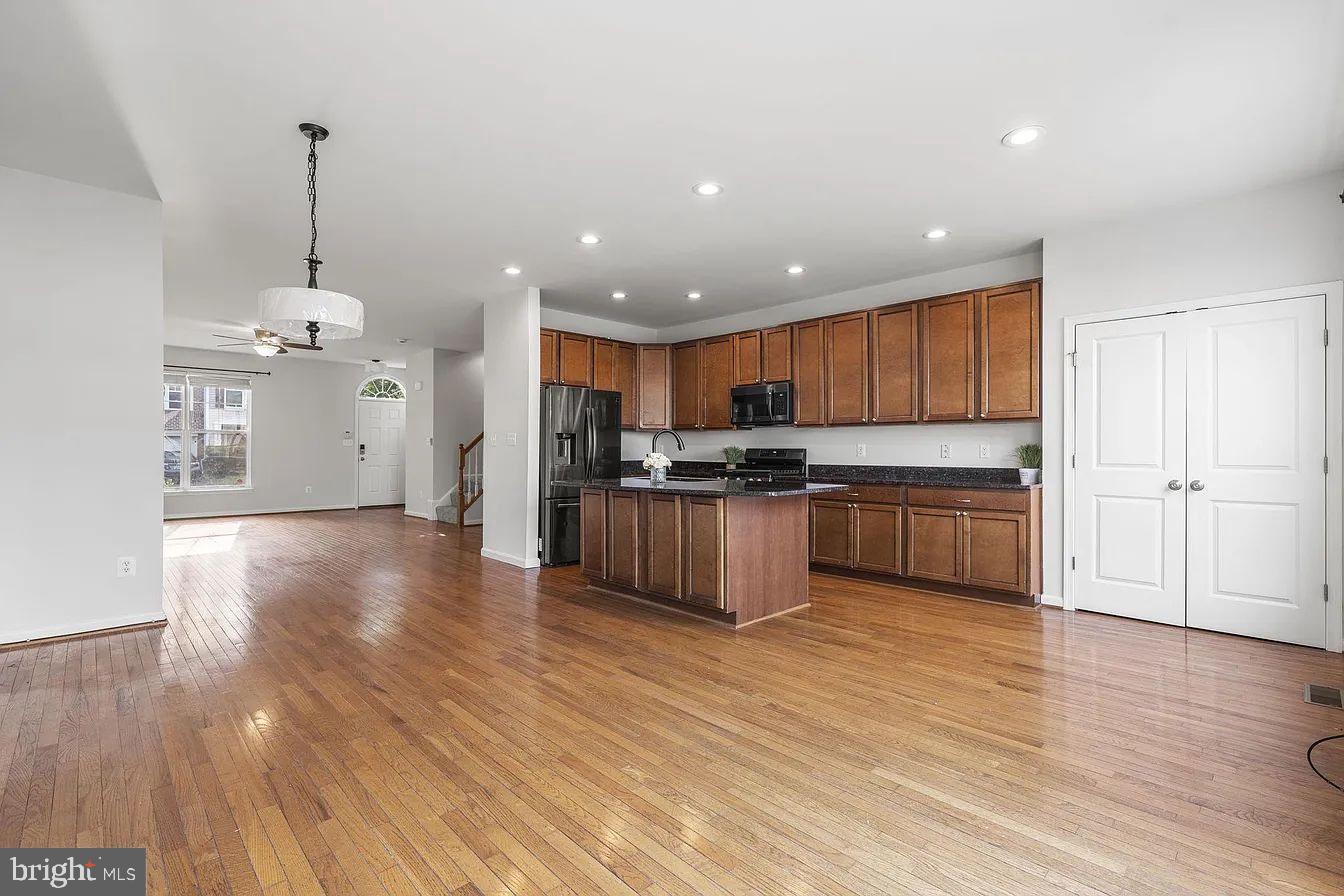 11901 BENTON LAKE ROAD