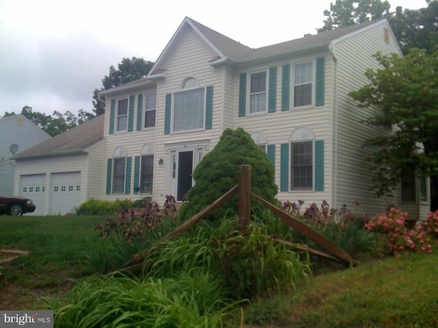 Four bedroom 2.5 bath colonial.  Great convenient location.   Formal living and dining rooms.  Full unfinished basement for storage.  Call showing service: current tenant very cooperative, works from home.