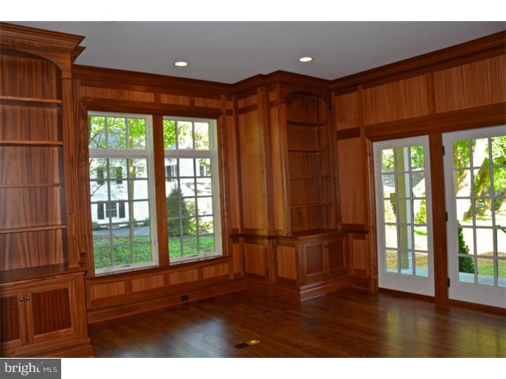 CHESTNUT HILL - Residential