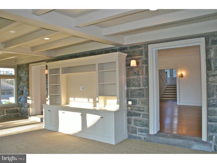 CHESTNUT HILL - Residential