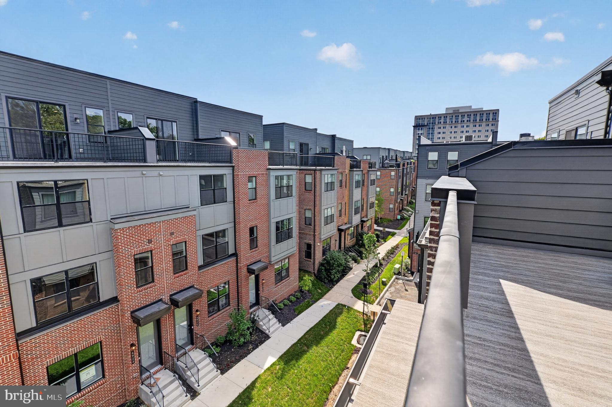 4923 CHURCHILL MEWS