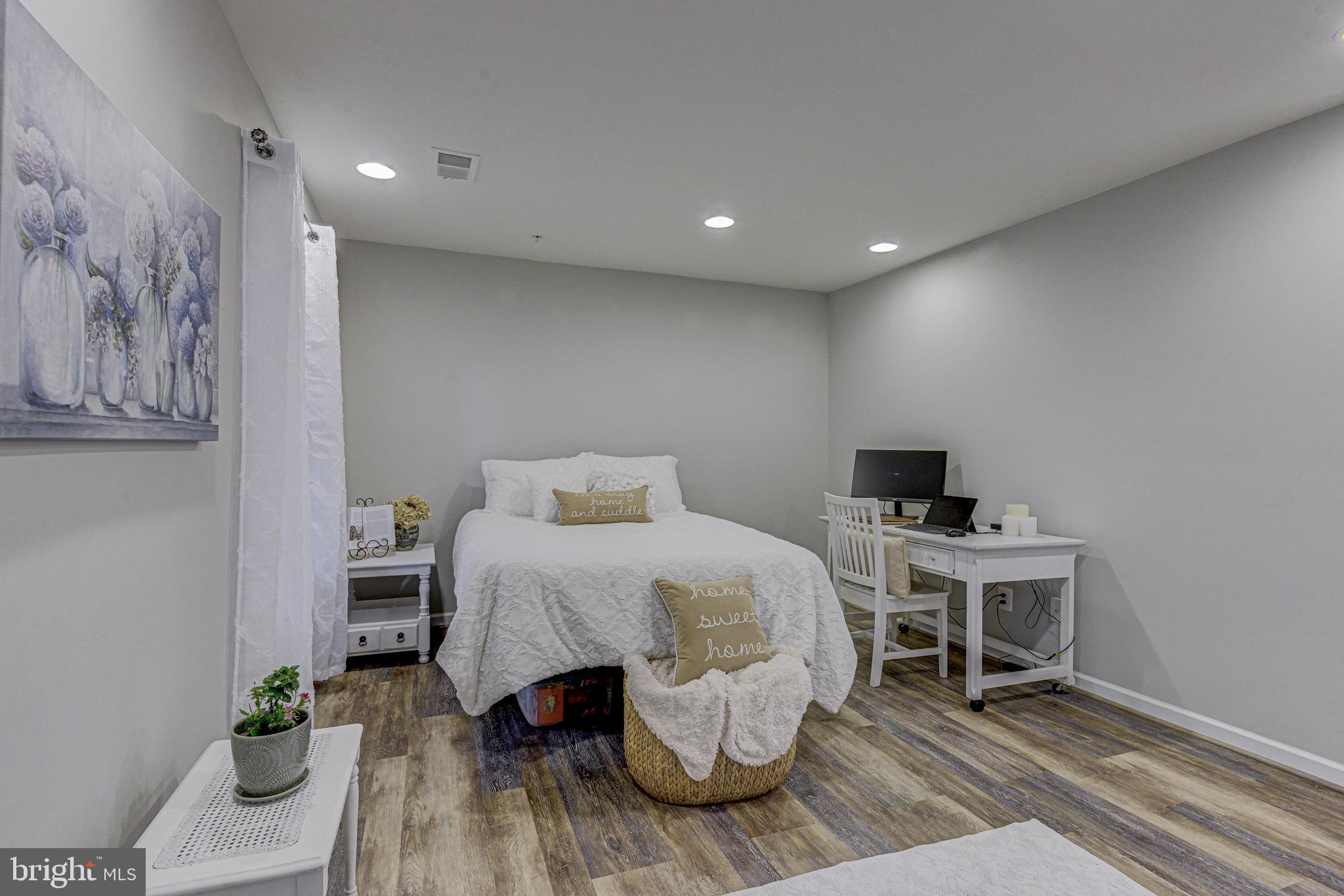 RAVENHURST GLEN - Residential