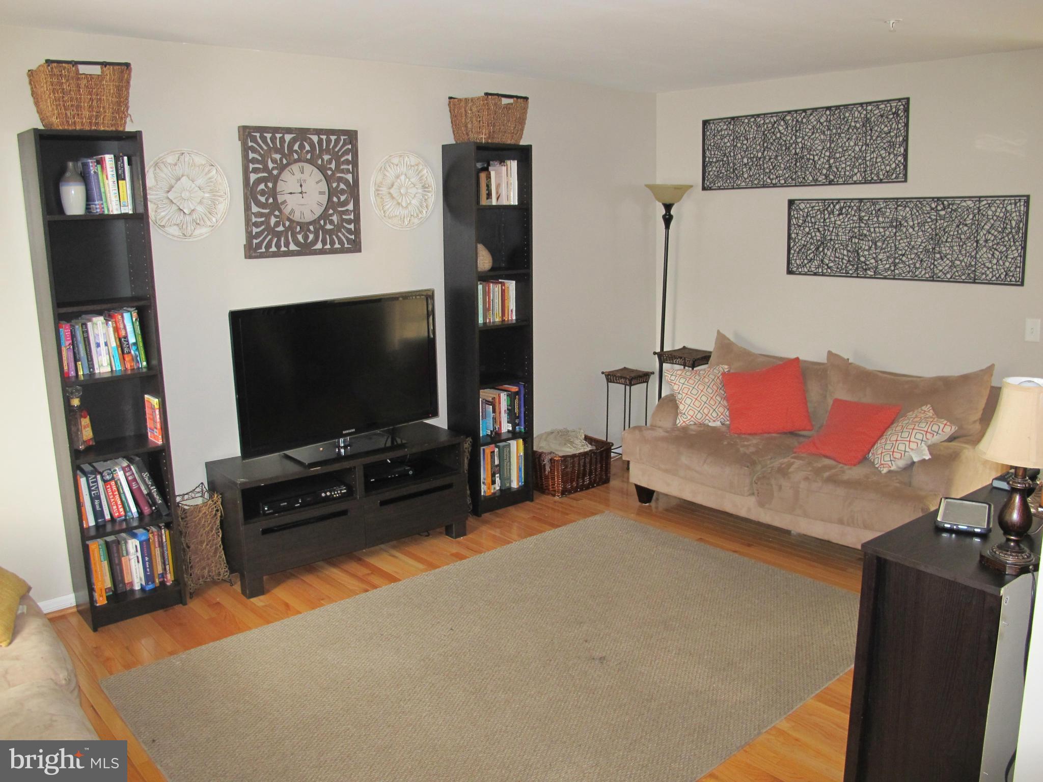 SEVEN OAKS - Residential