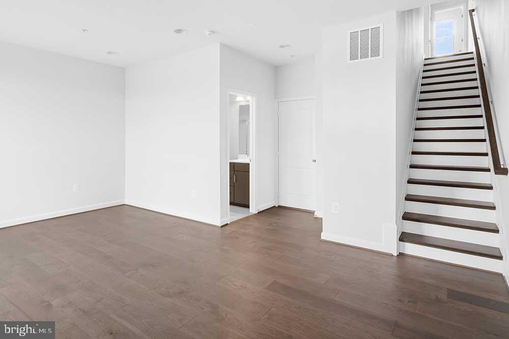 POTOMAC OVERLOOK - Residential