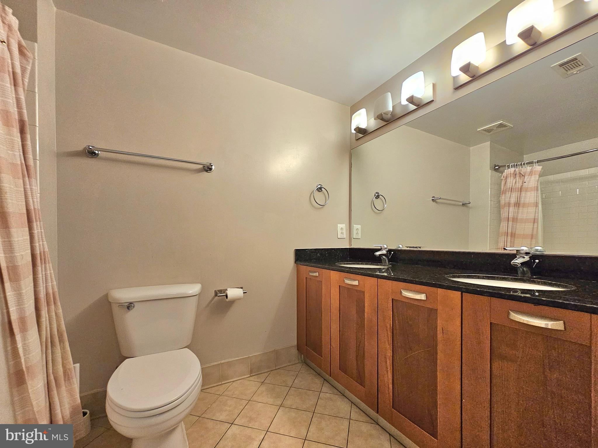 MIDTOWN ALEXANDRIA STATION CONDOMINIUM - Residential Lease