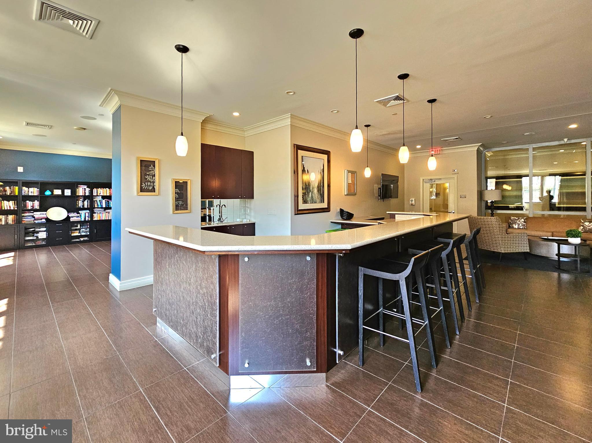 MIDTOWN ALEXANDRIA STATION CONDOMINIUM - Residential Lease