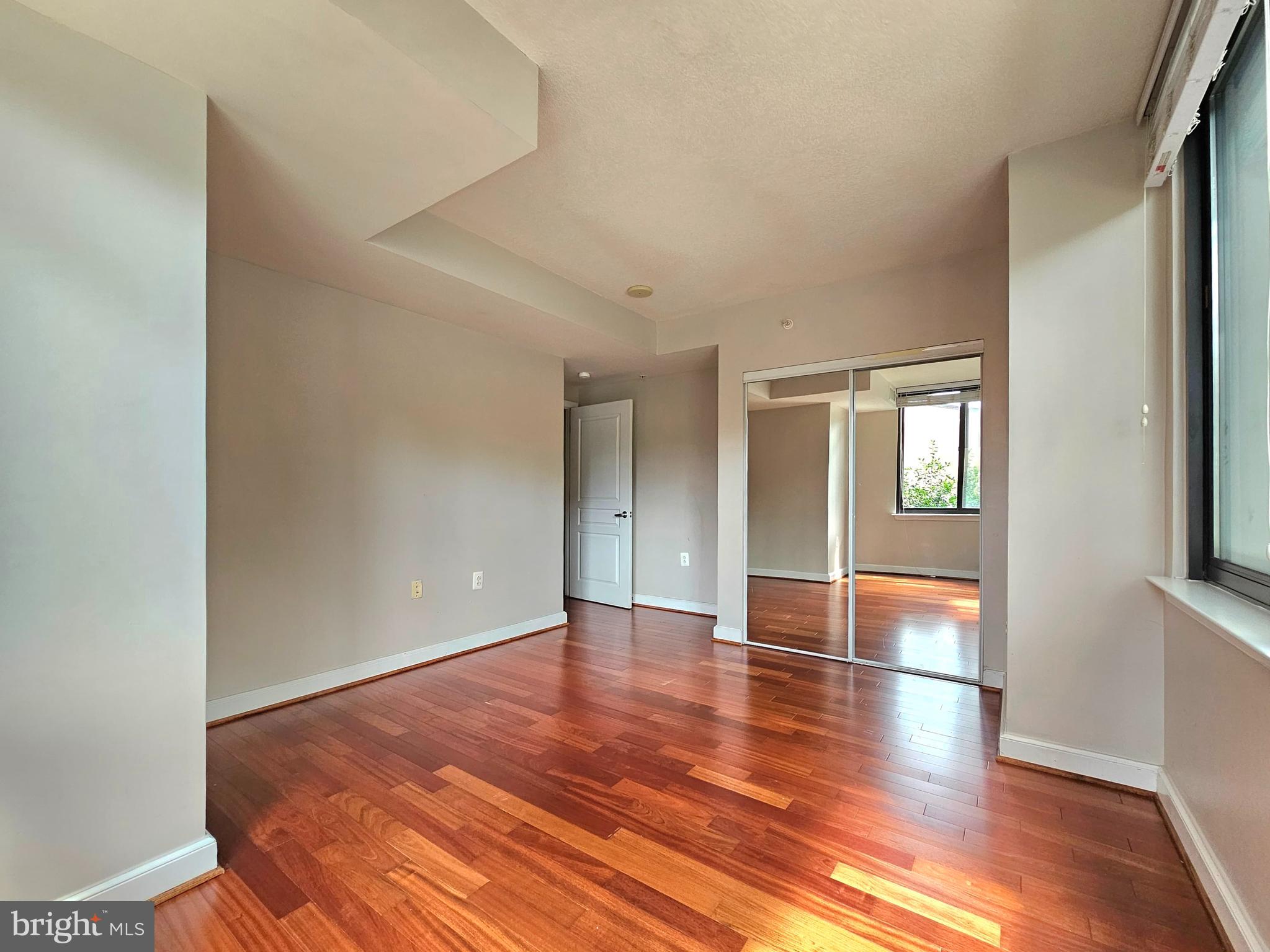 MIDTOWN ALEXANDRIA STATION CONDOMINIUM - Residential Lease