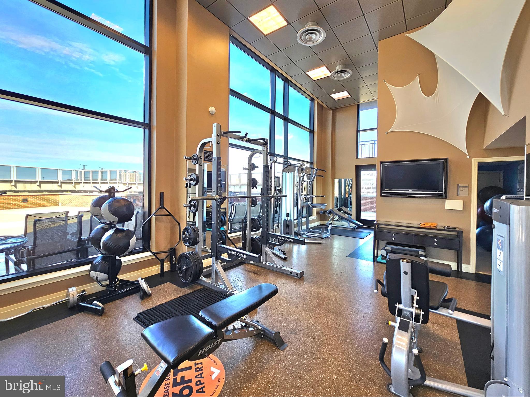 MIDTOWN ALEXANDRIA STATION CONDOMINIUM - Residential Lease