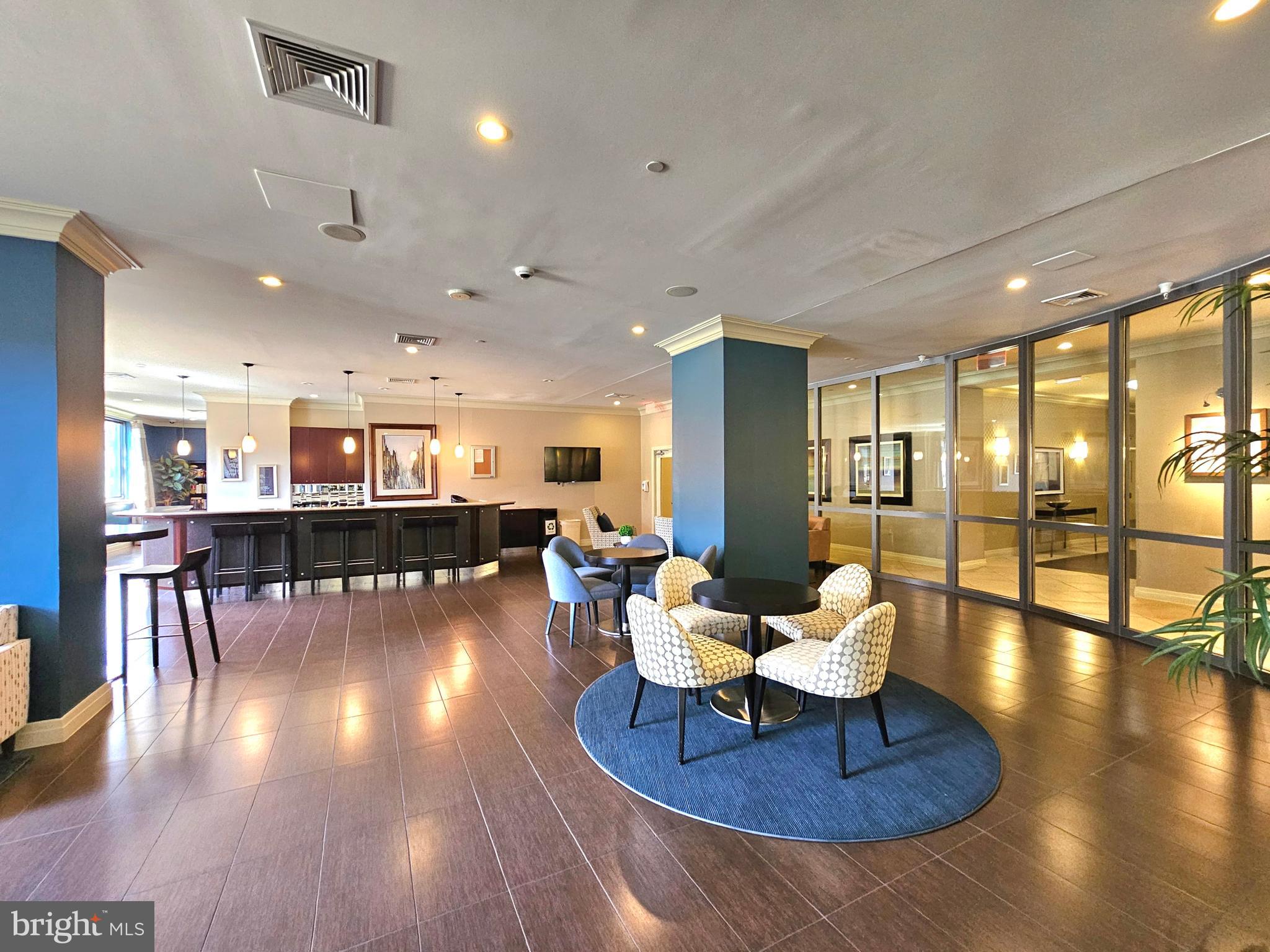 MIDTOWN ALEXANDRIA STATION CONDOMINIUM - Residential Lease