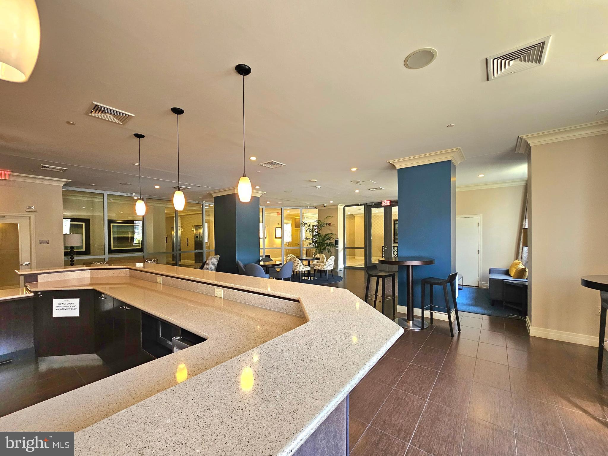 MIDTOWN ALEXANDRIA STATION CONDOMINIUM - Residential Lease