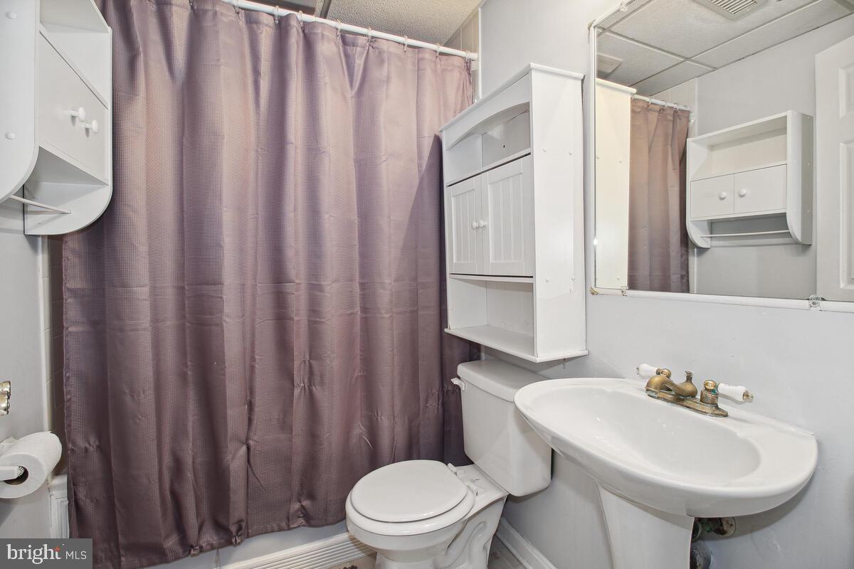 VILLAGE AT THOMAS RUN - Residential