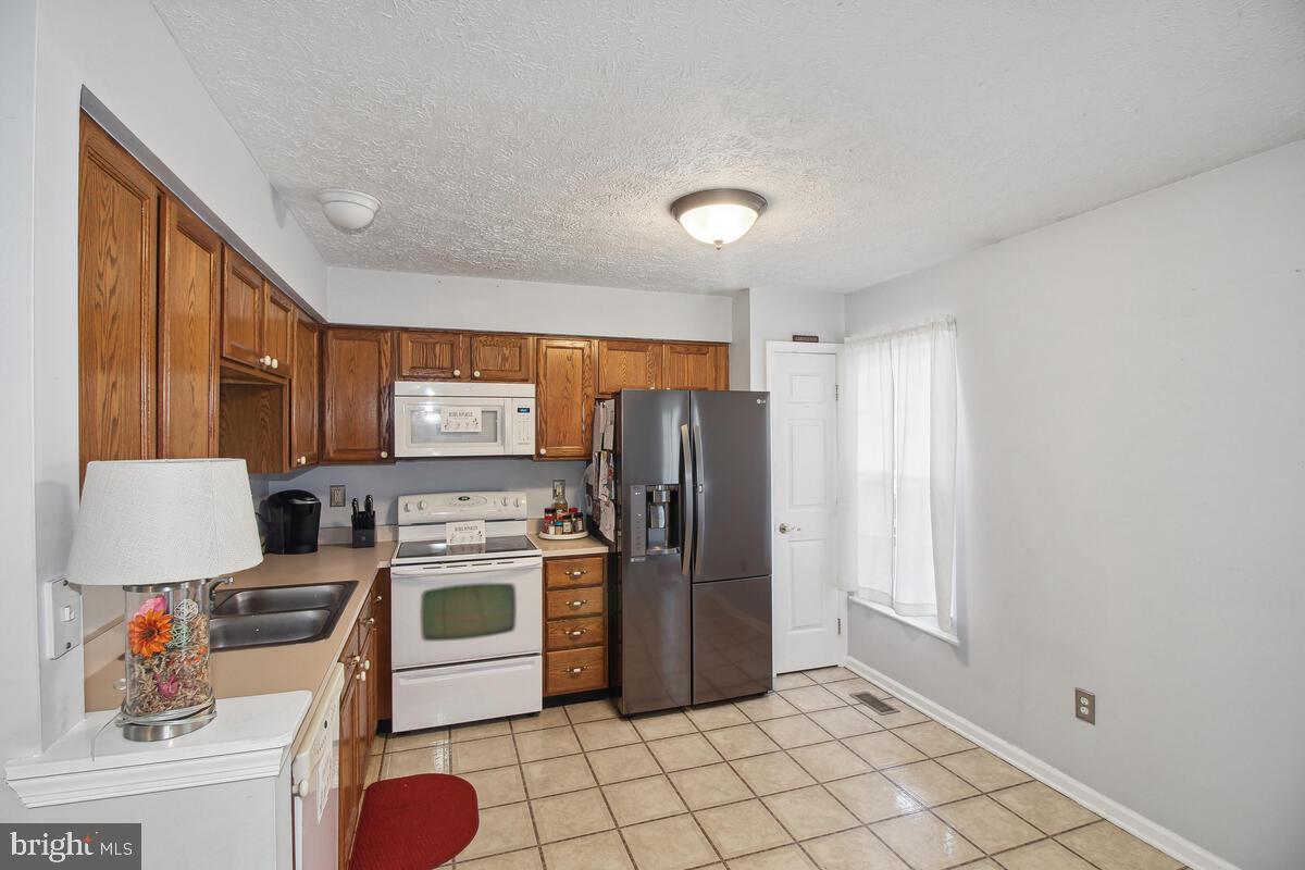 VILLAGE AT THOMAS RUN - Residential