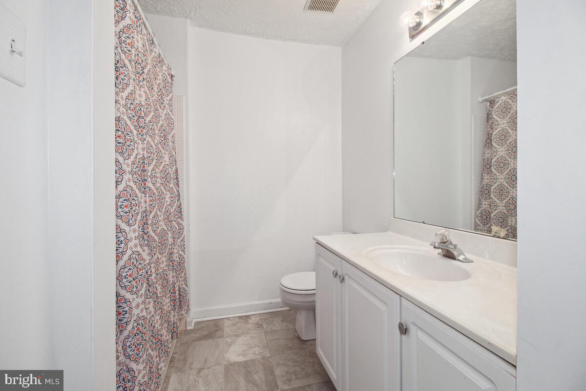 VILLAGE AT THOMAS RUN - Residential