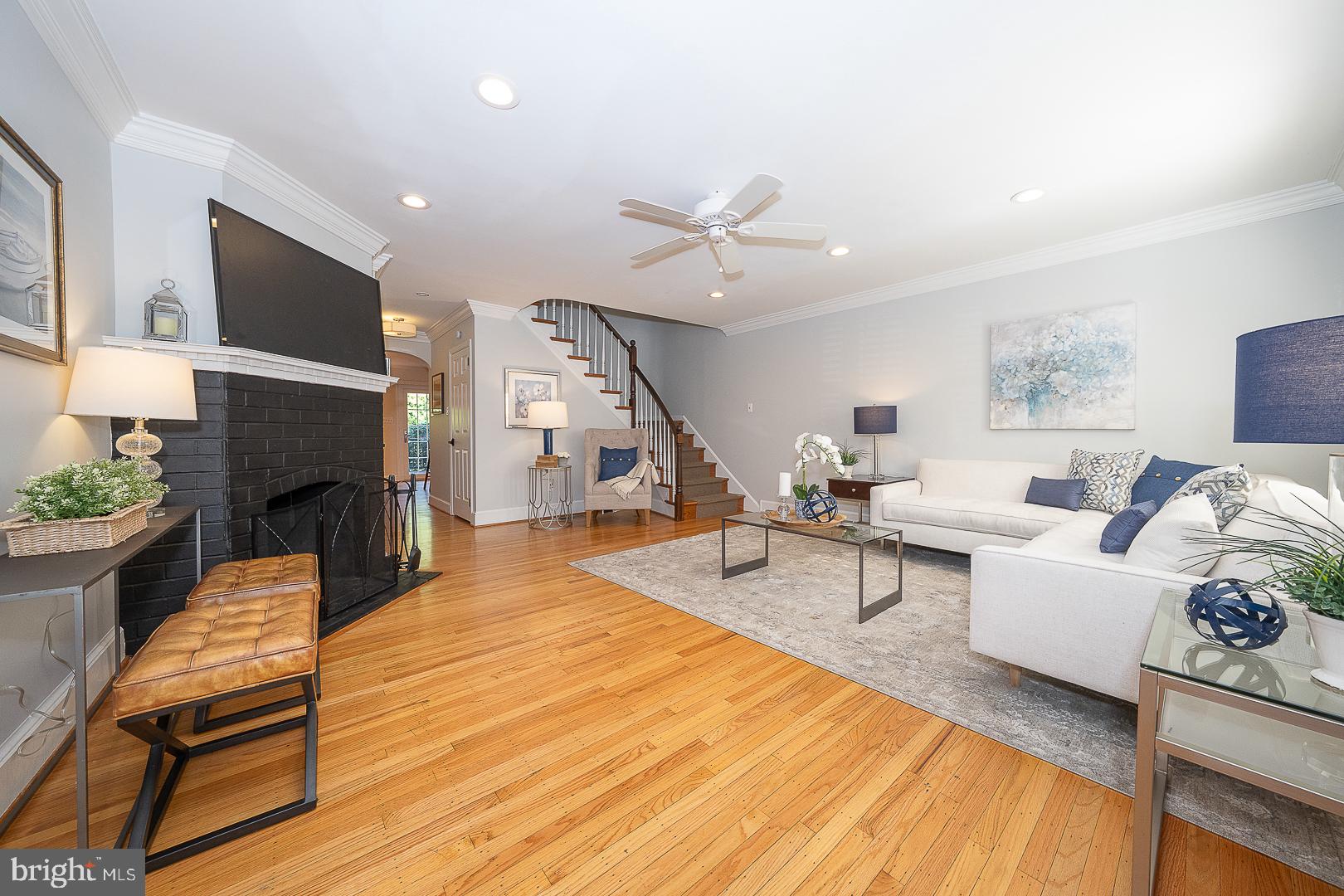 207 BLOOMINGDALE AVENUE 8B