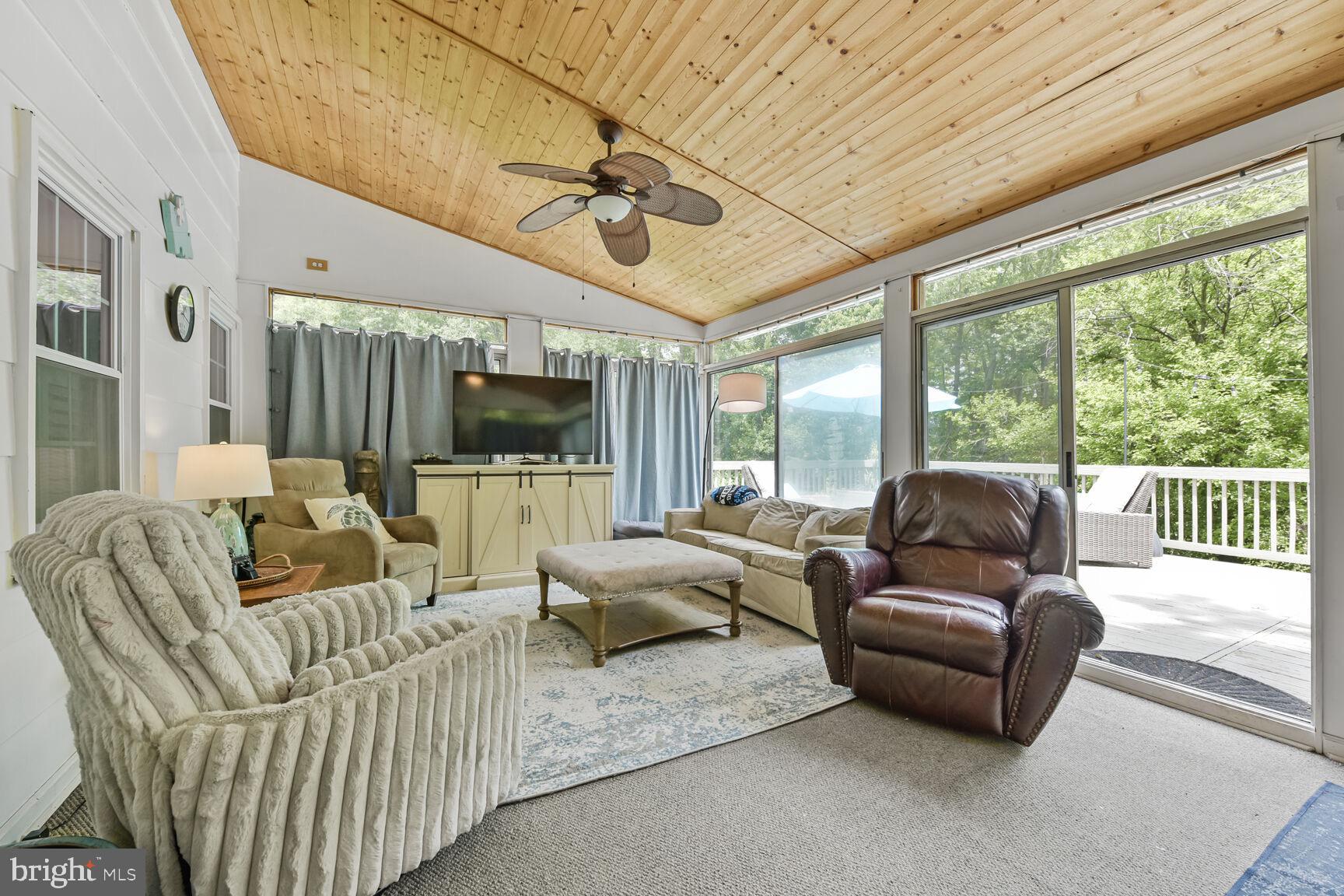 HAYFIELD FARM - Residential