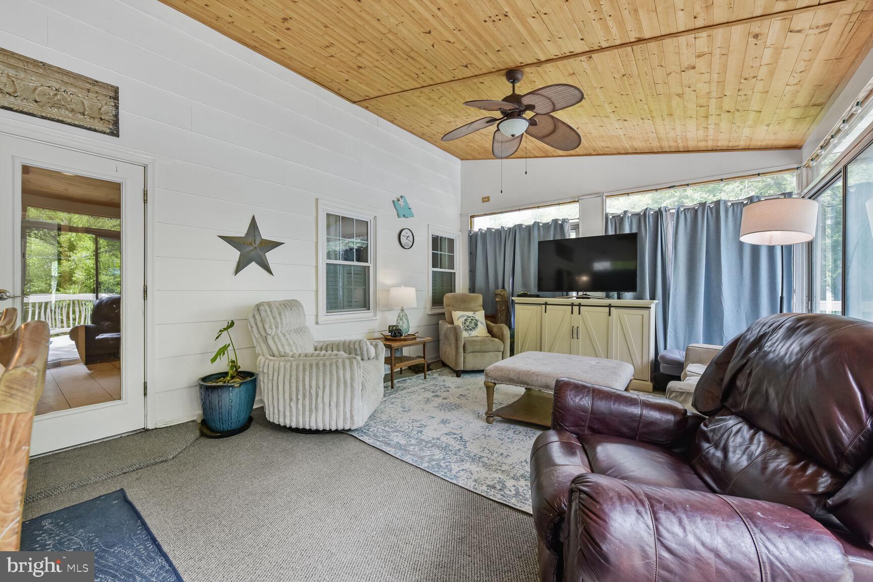 HAYFIELD FARM - Residential