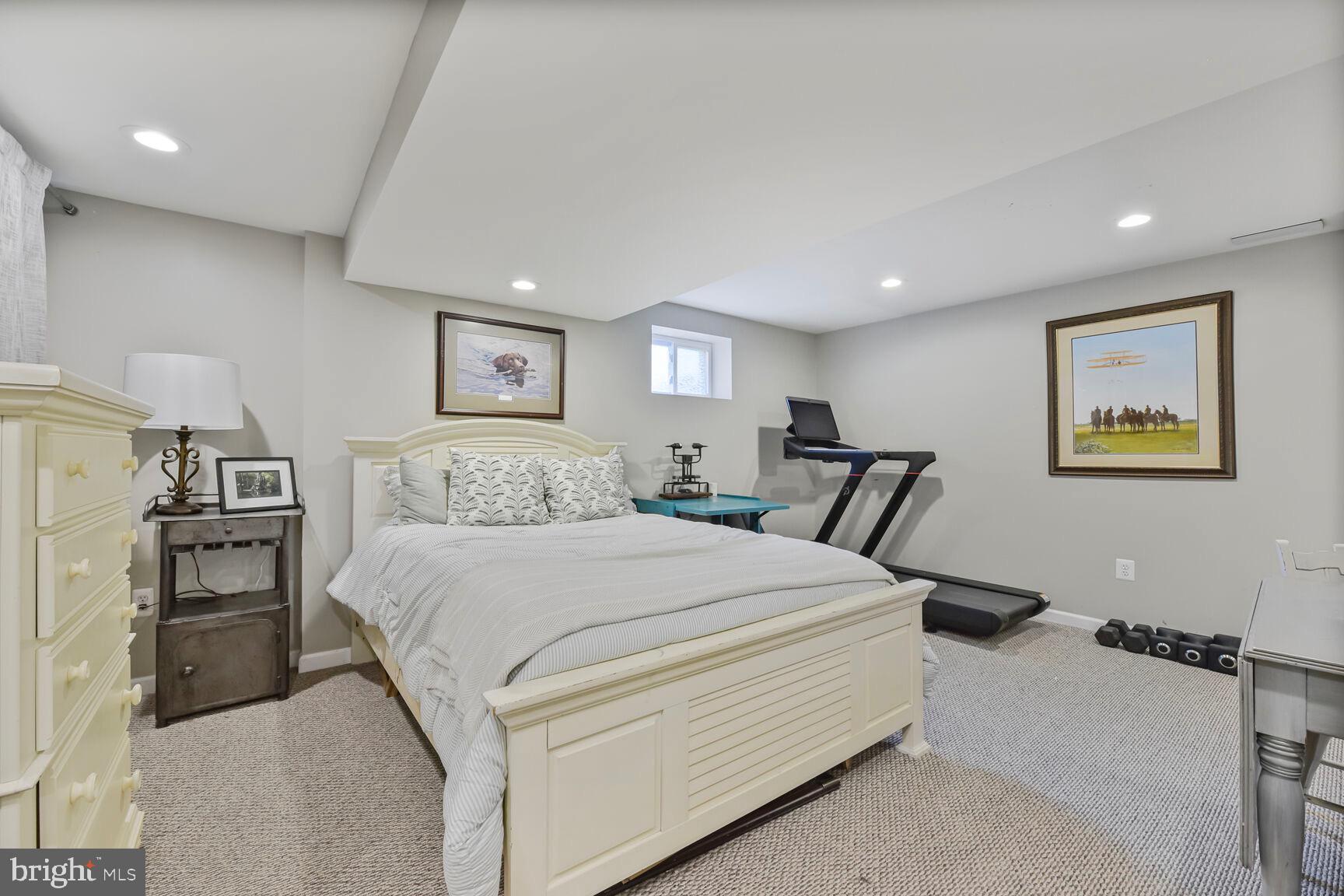 HAYFIELD FARM - Residential