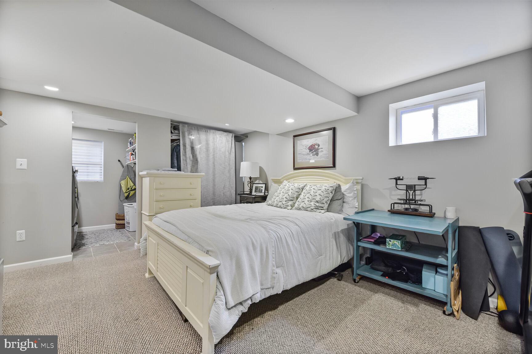 HAYFIELD FARM - Residential