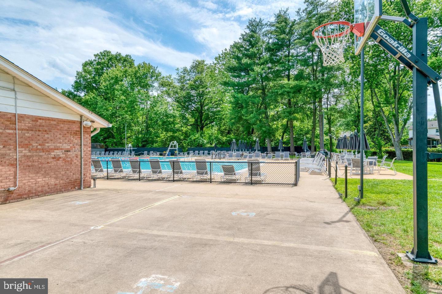 HAYFIELD FARM - Residential