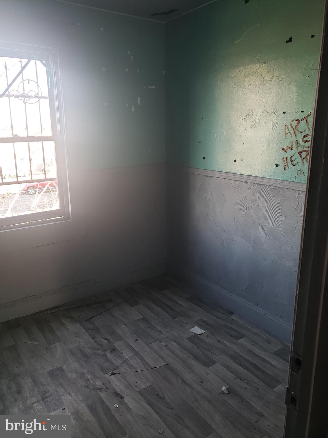 WEST KENSINGTON - Residential