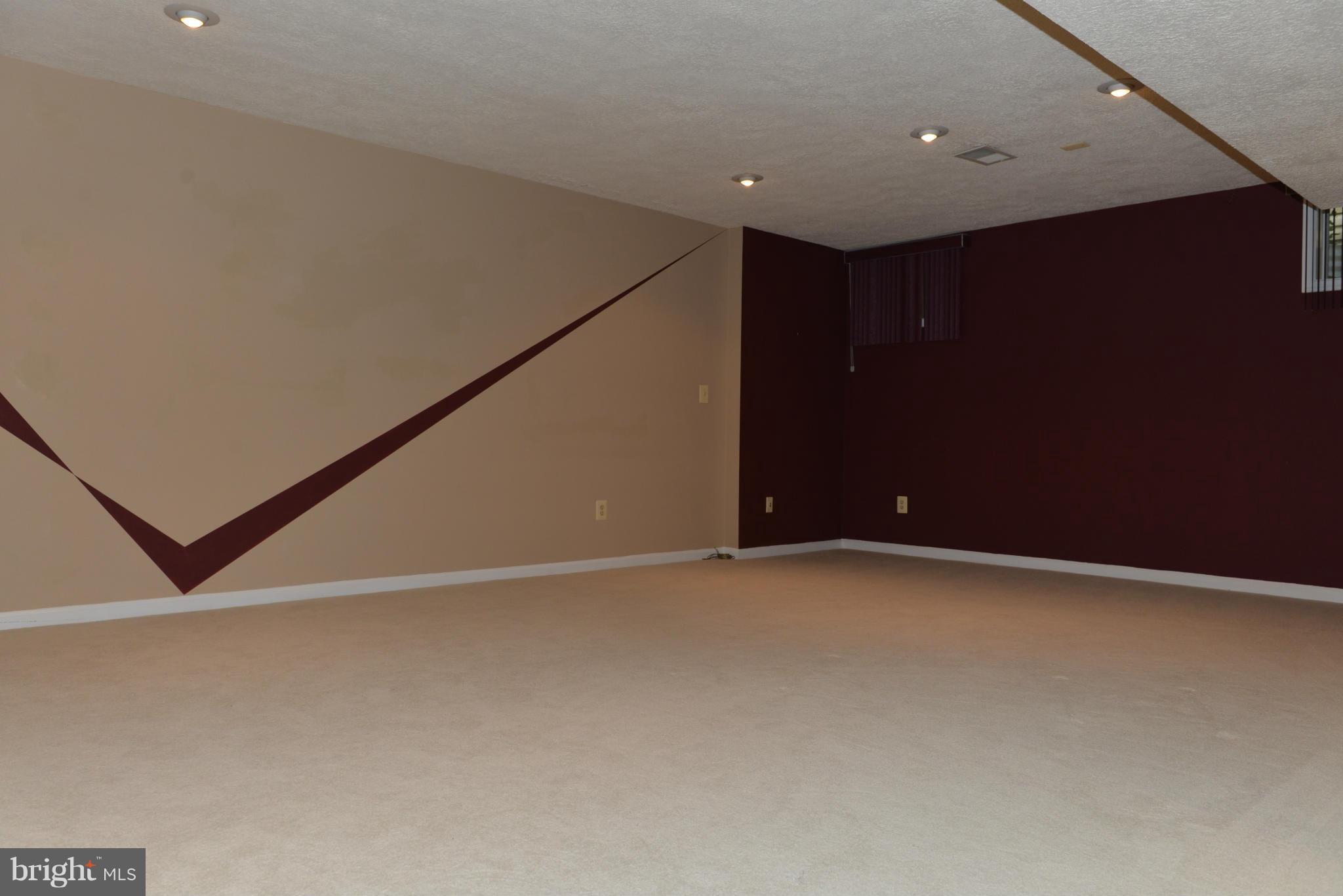 EDGEMOORE - Residential Lease