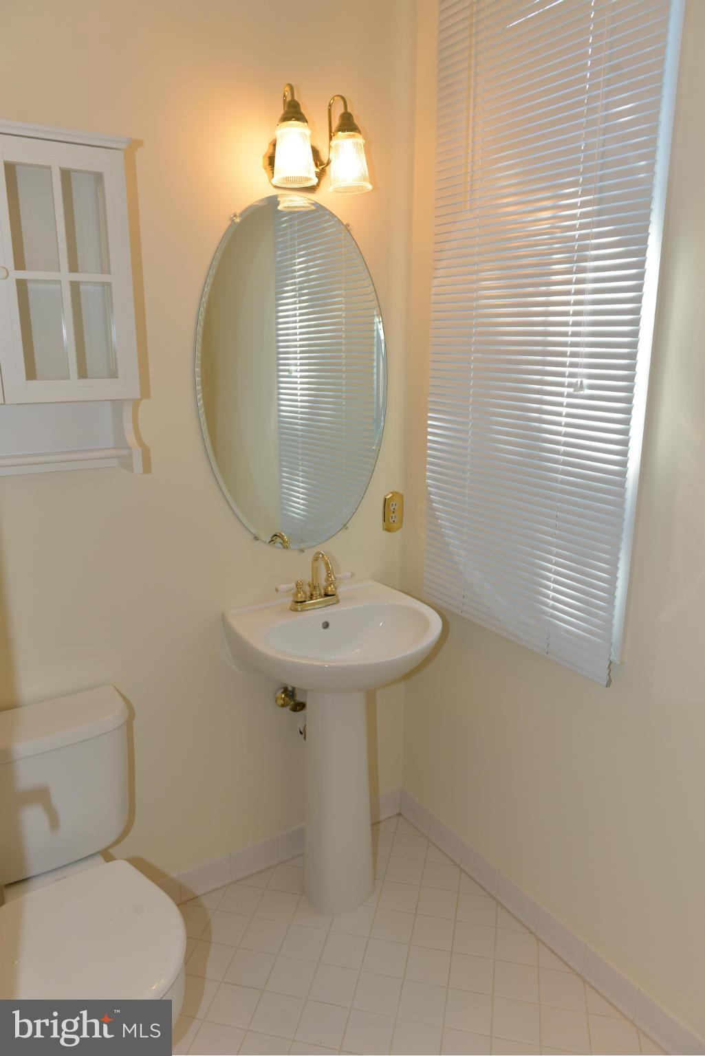 EDGEMOORE - Residential Lease