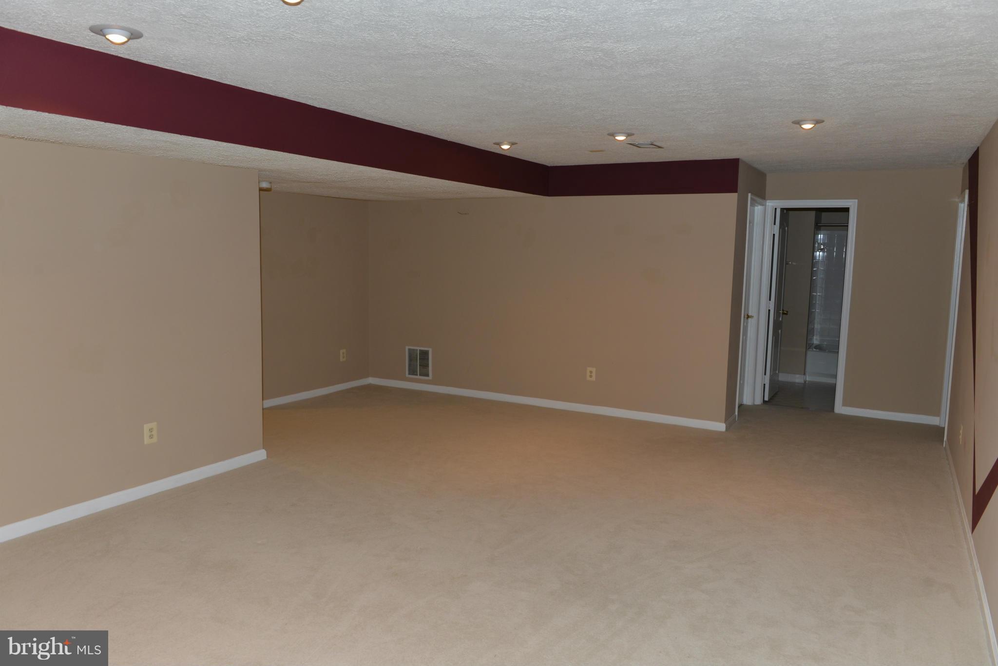 EDGEMOORE - Residential Lease