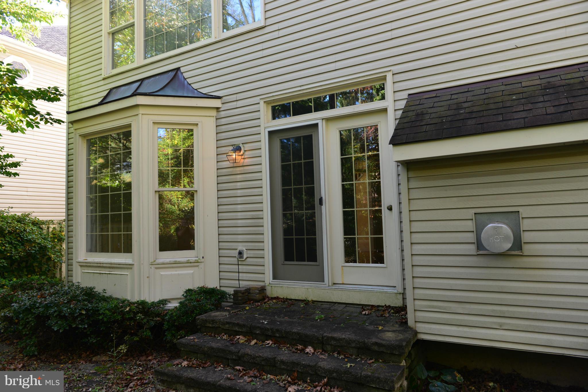 EDGEMOORE - Residential Lease