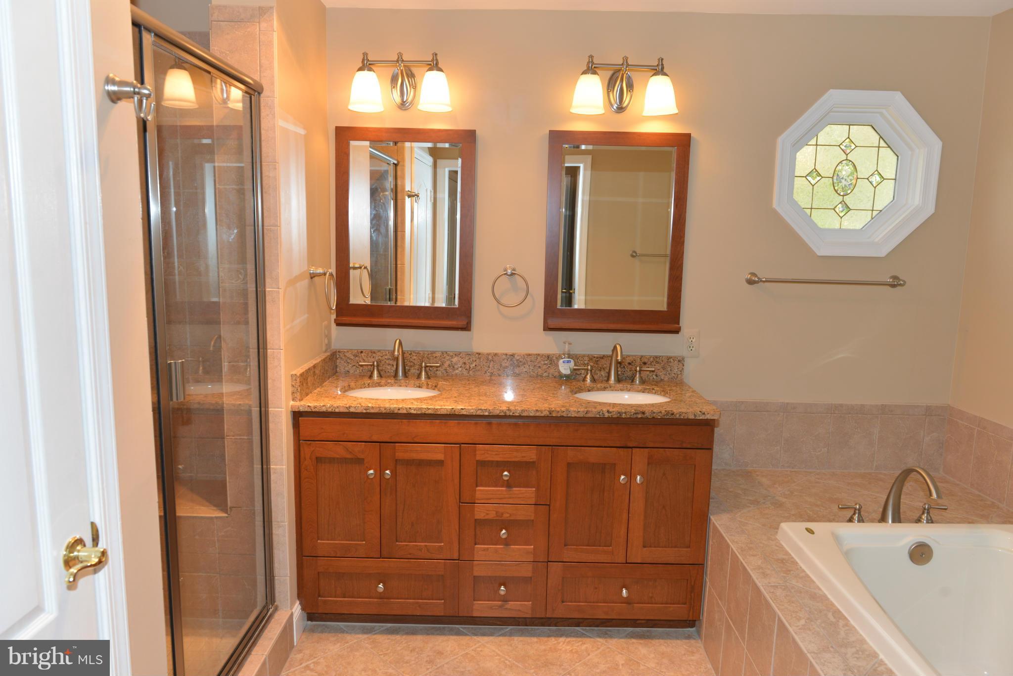 EDGEMOORE - Residential Lease