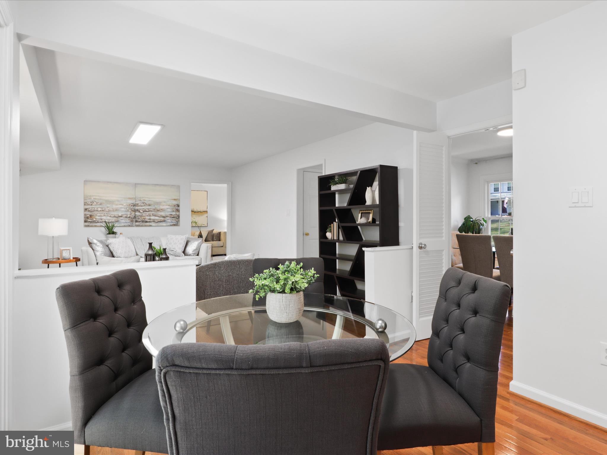 COUNTRY CLUB LAKE - Residential