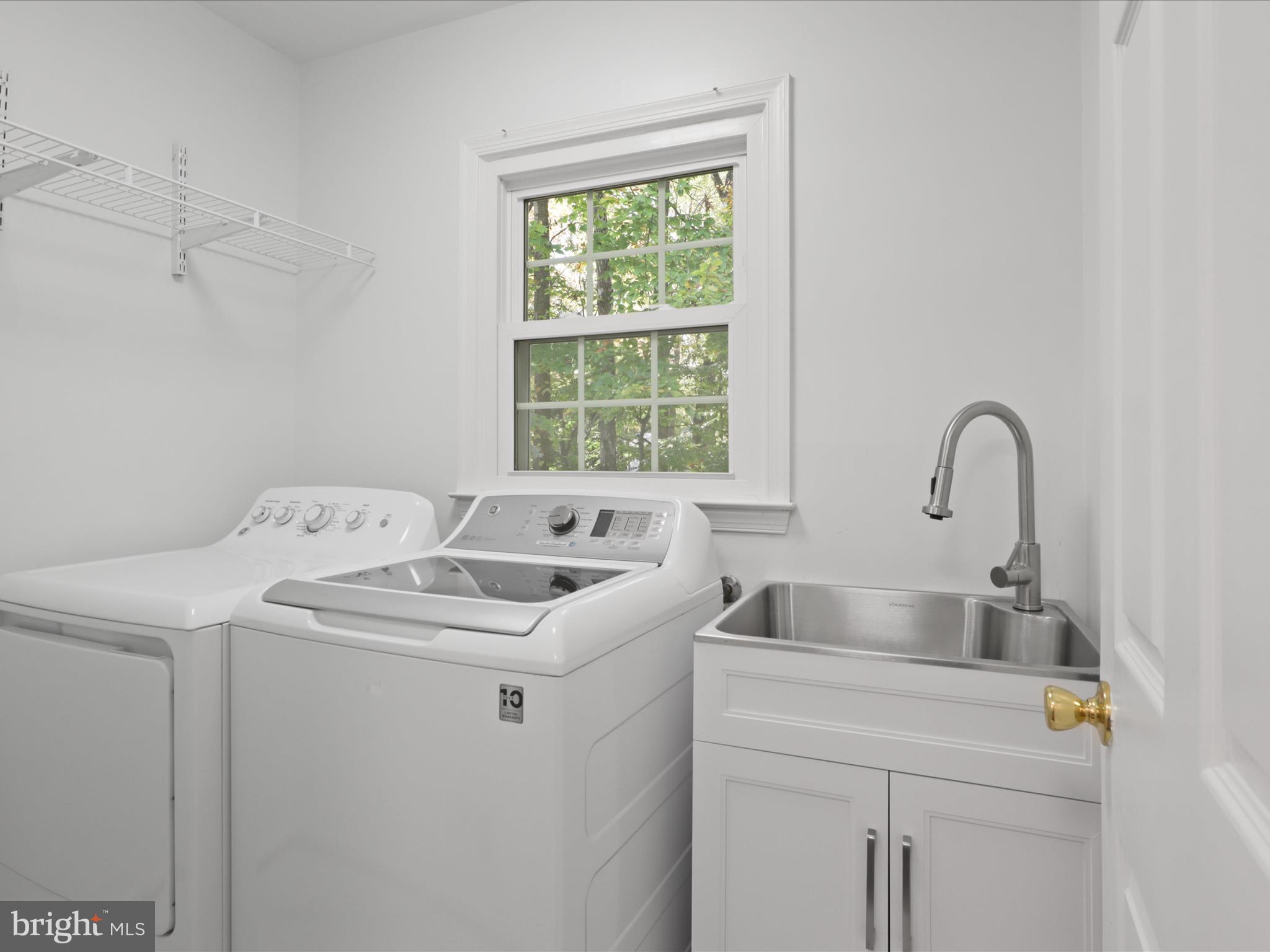 COUNTRY CLUB LAKE - Residential