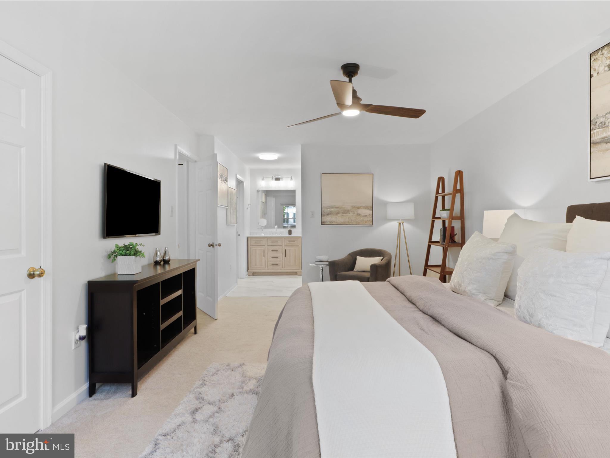 COUNTRY CLUB LAKE - Residential