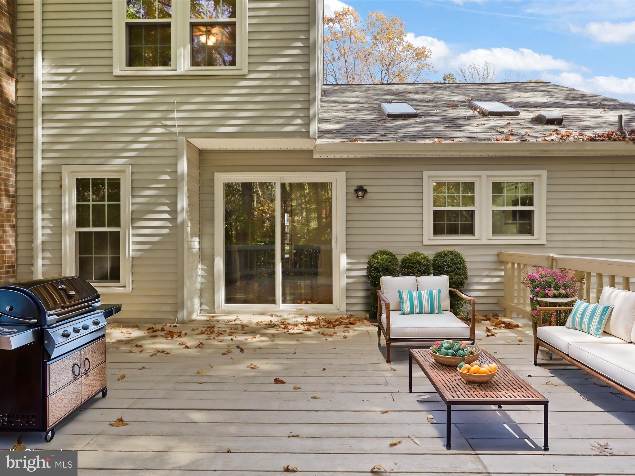 COUNTRY CLUB LAKE - Residential