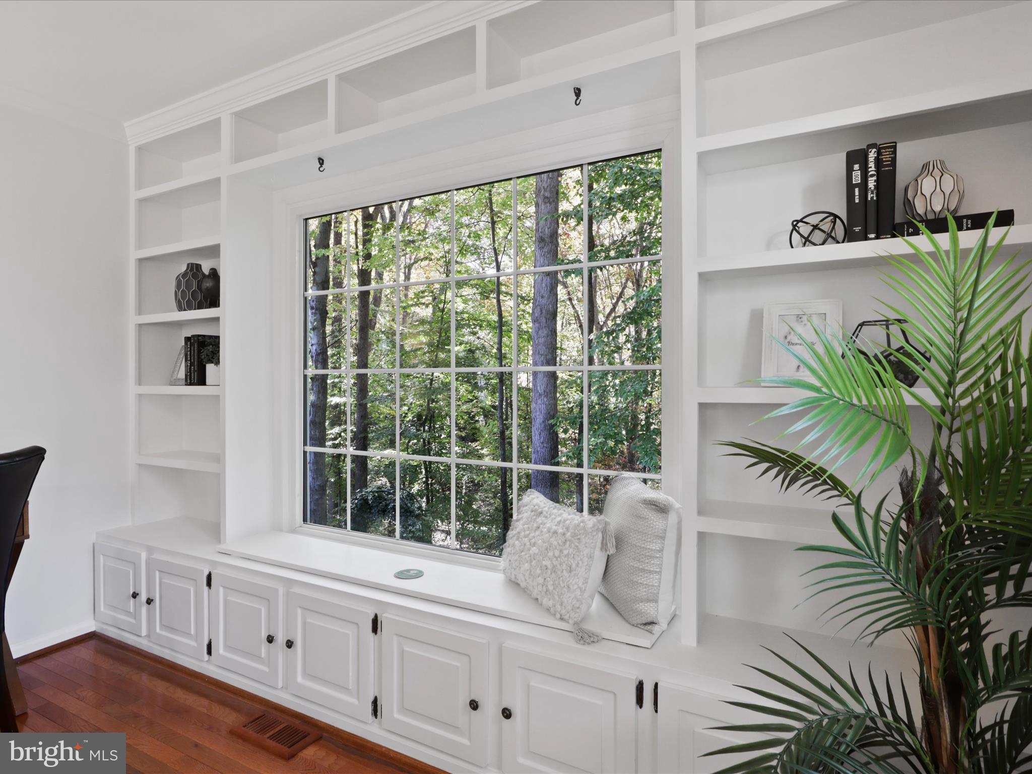 COUNTRY CLUB LAKE - Residential