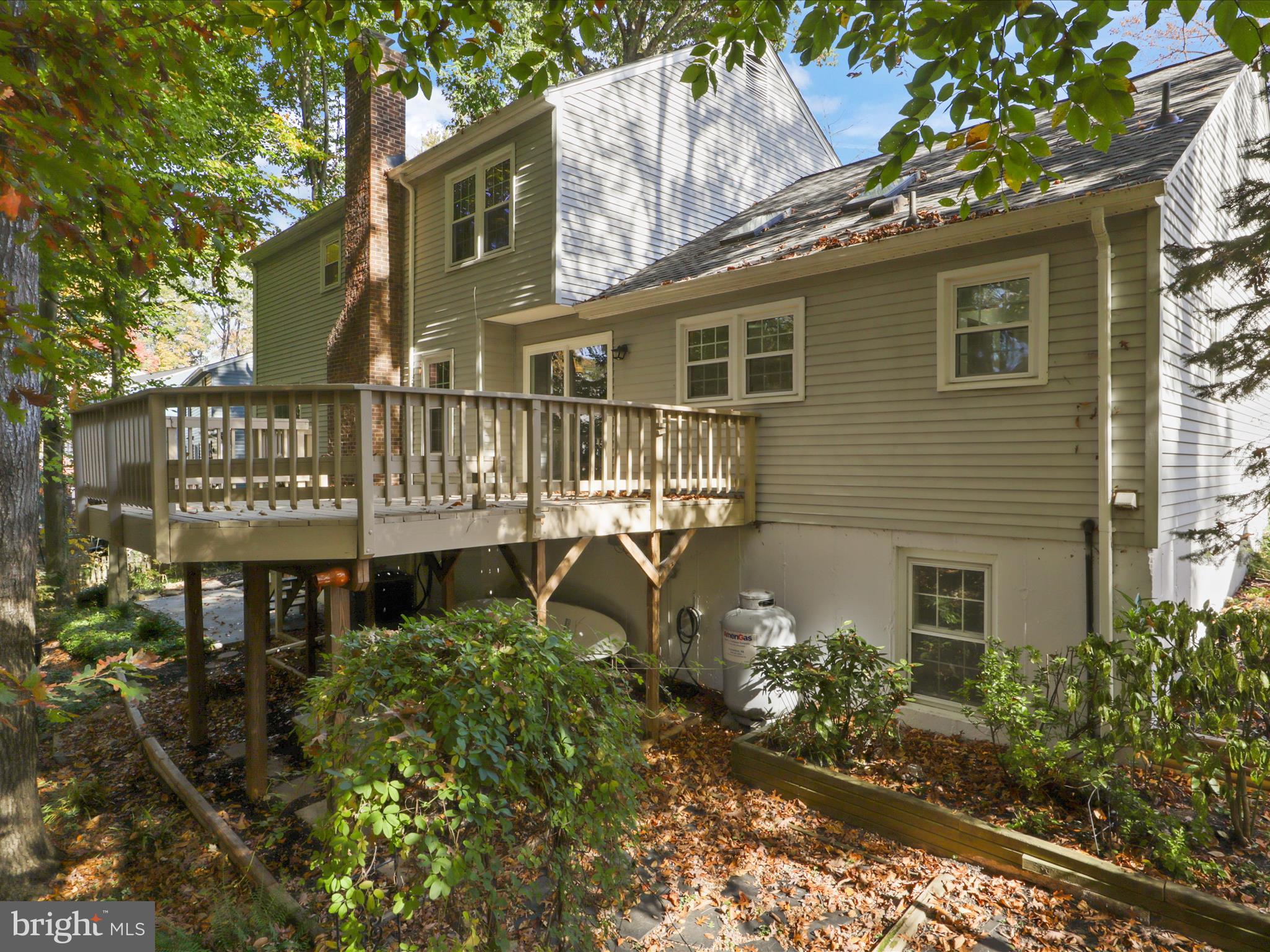 COUNTRY CLUB LAKE - Residential