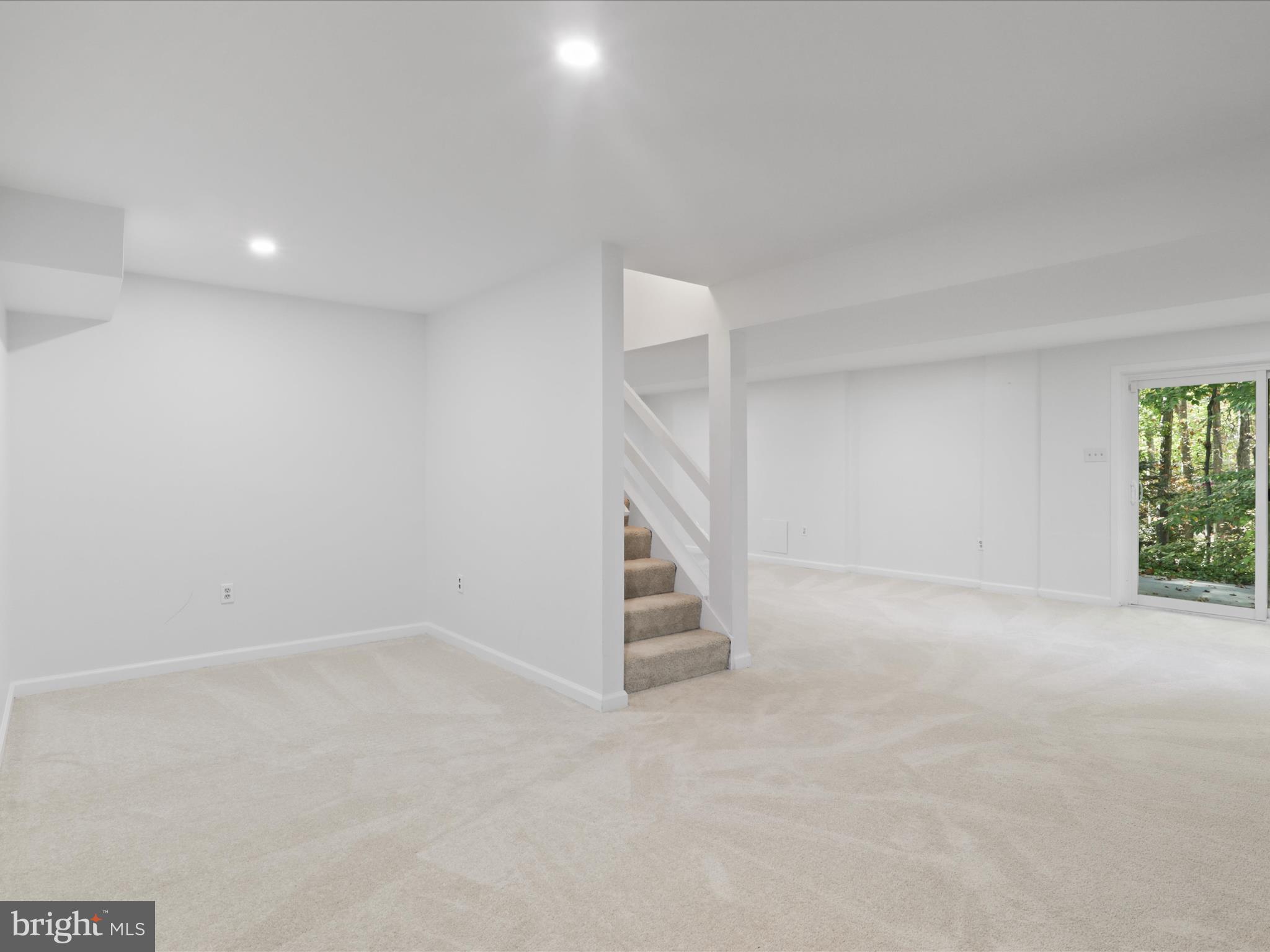 COUNTRY CLUB LAKE - Residential