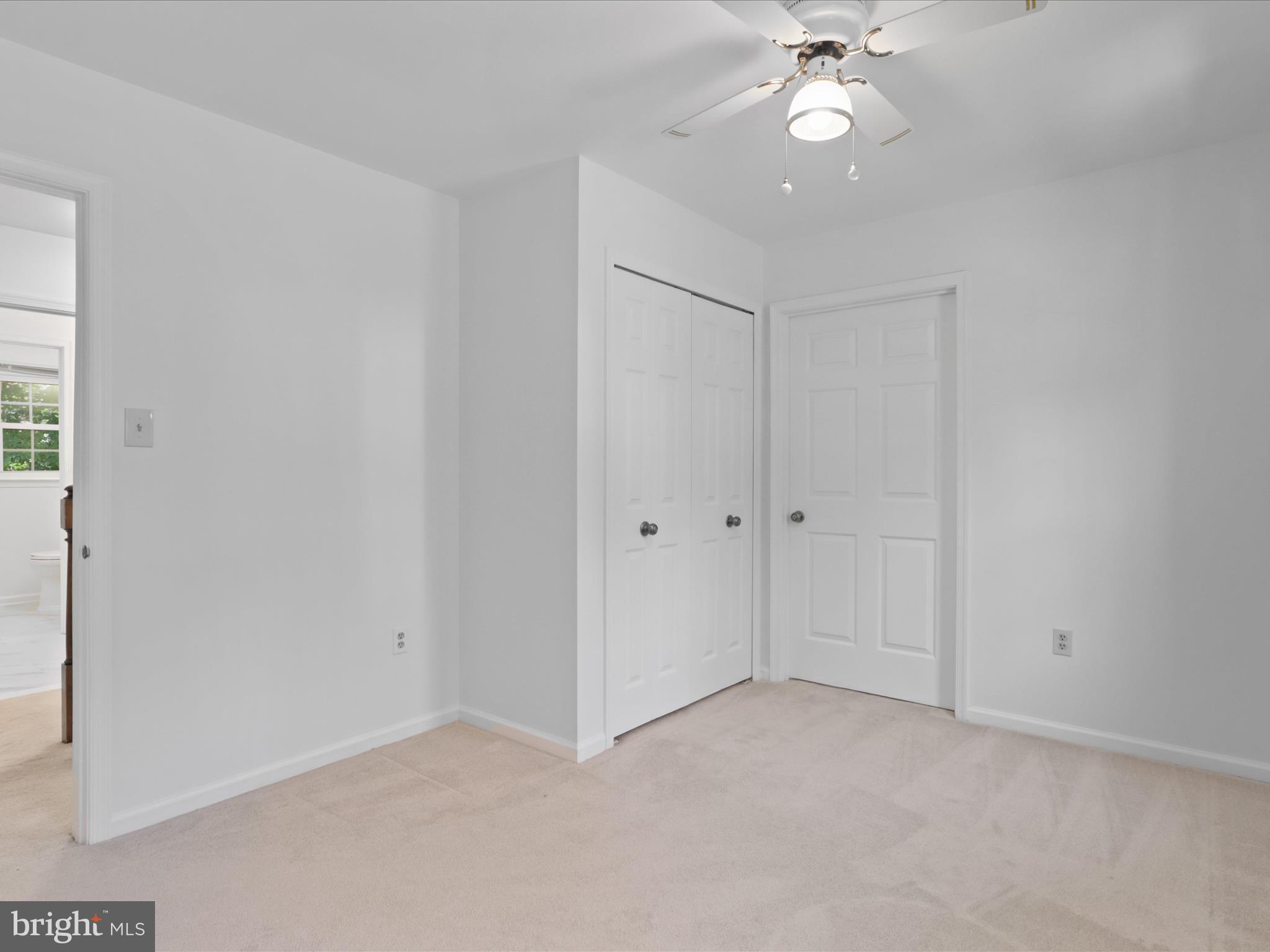 COUNTRY CLUB LAKE - Residential