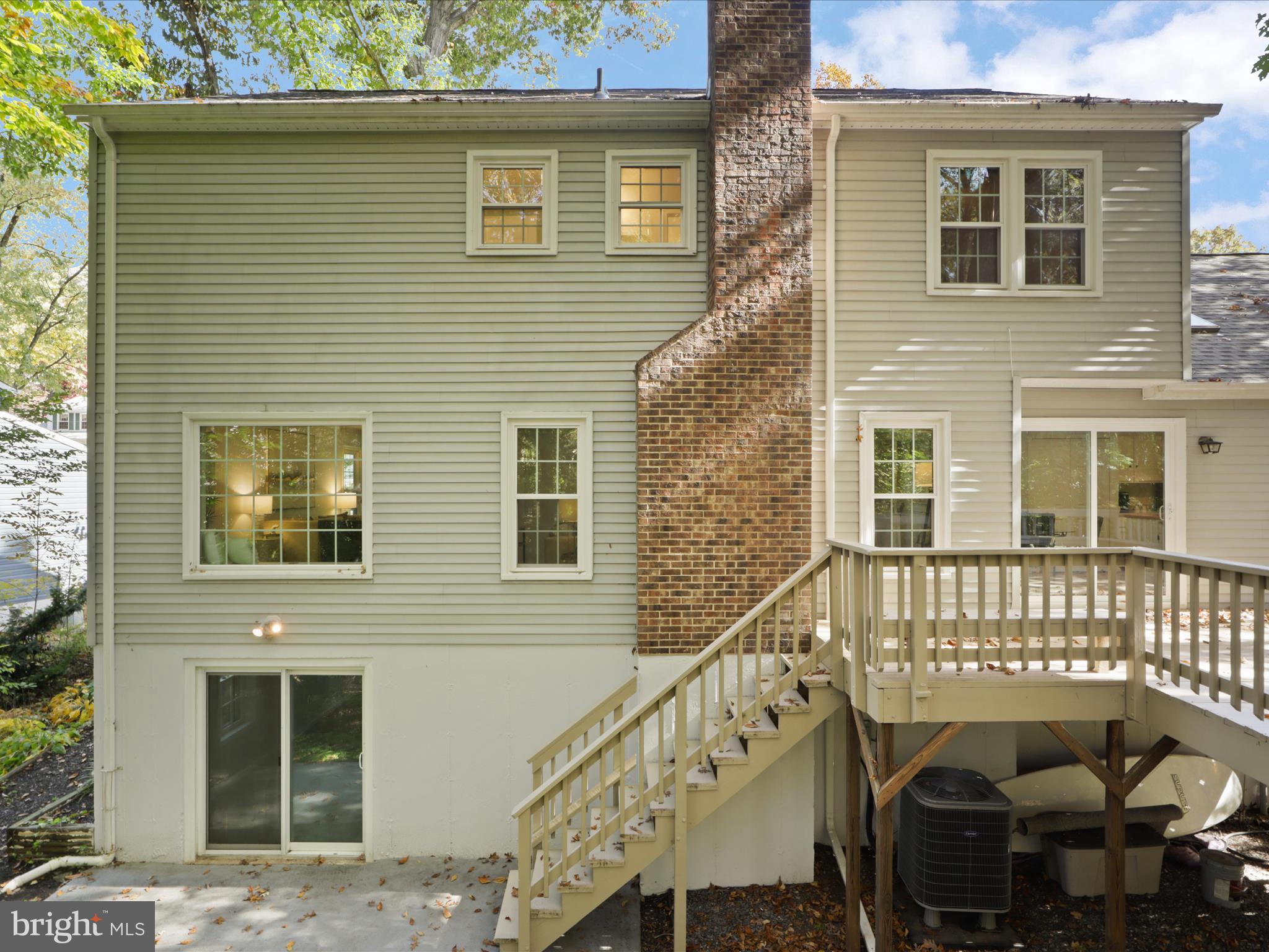 COUNTRY CLUB LAKE - Residential