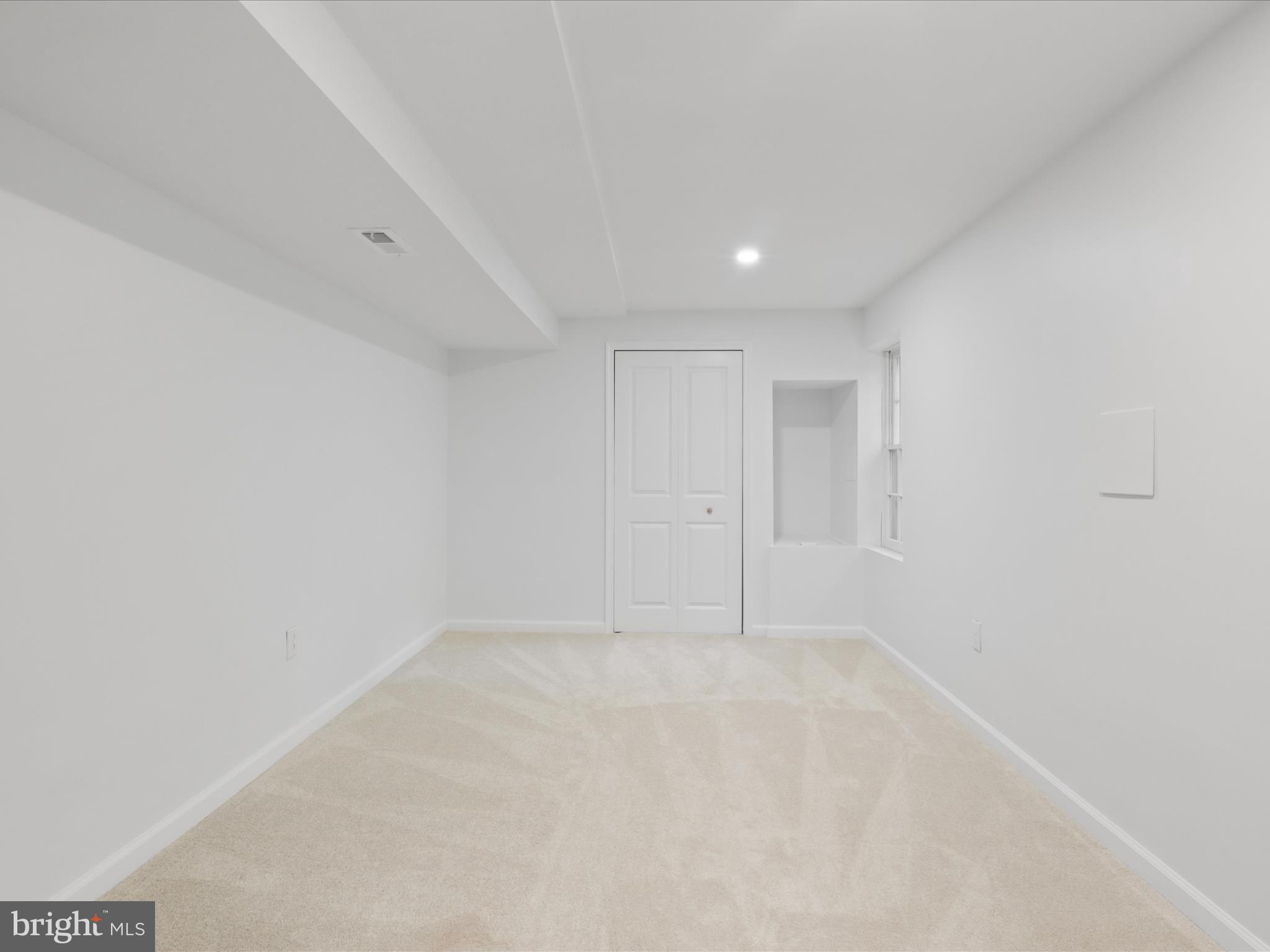 COUNTRY CLUB LAKE - Residential