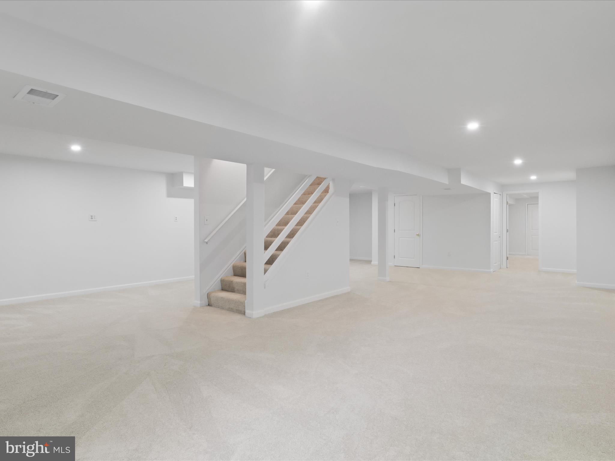 COUNTRY CLUB LAKE - Residential