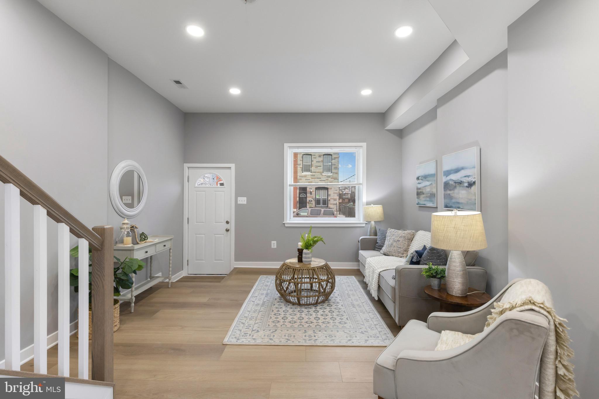 2519 E FAIRMOUNT AVENUE