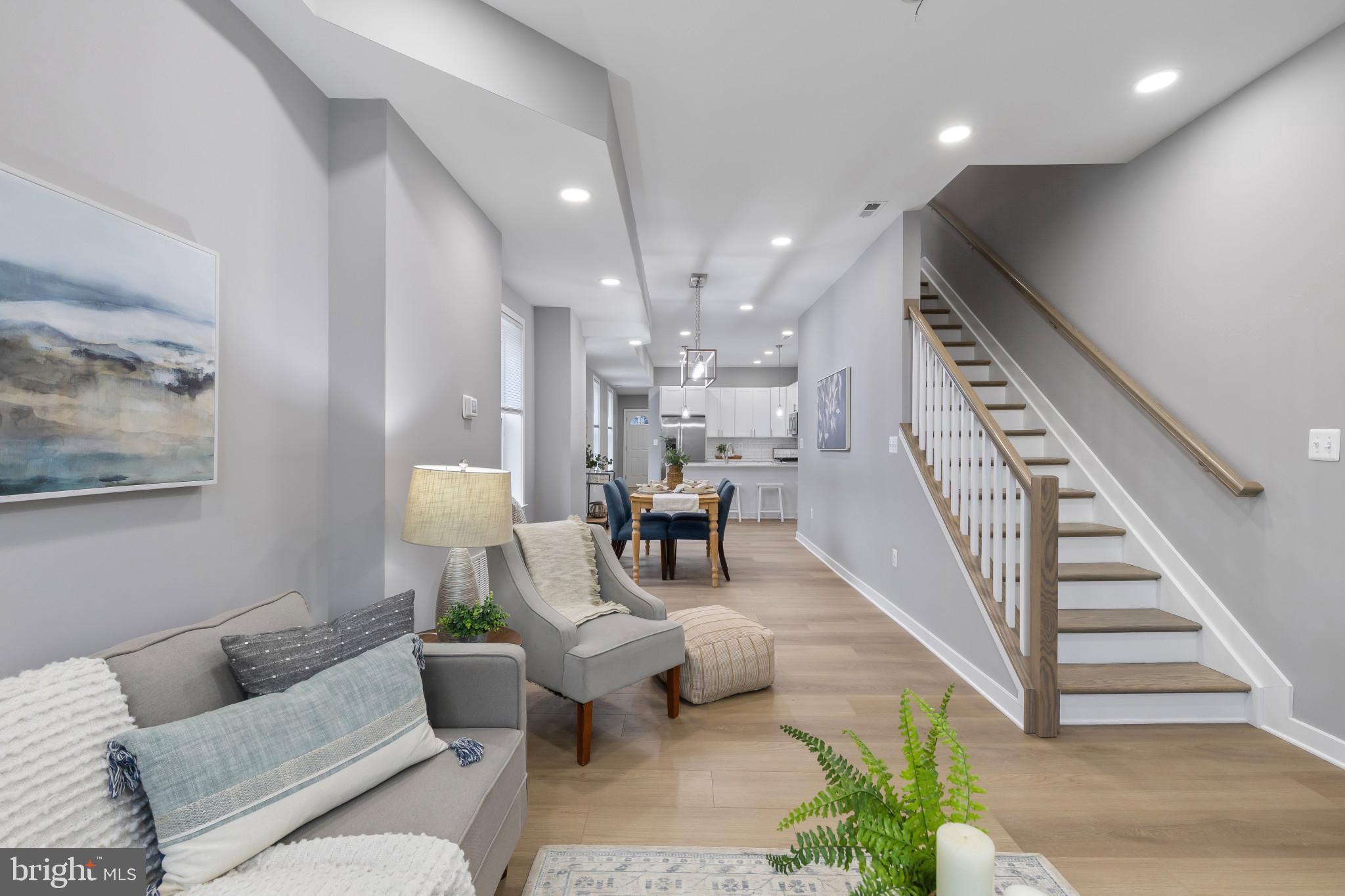 2519 E FAIRMOUNT AVENUE