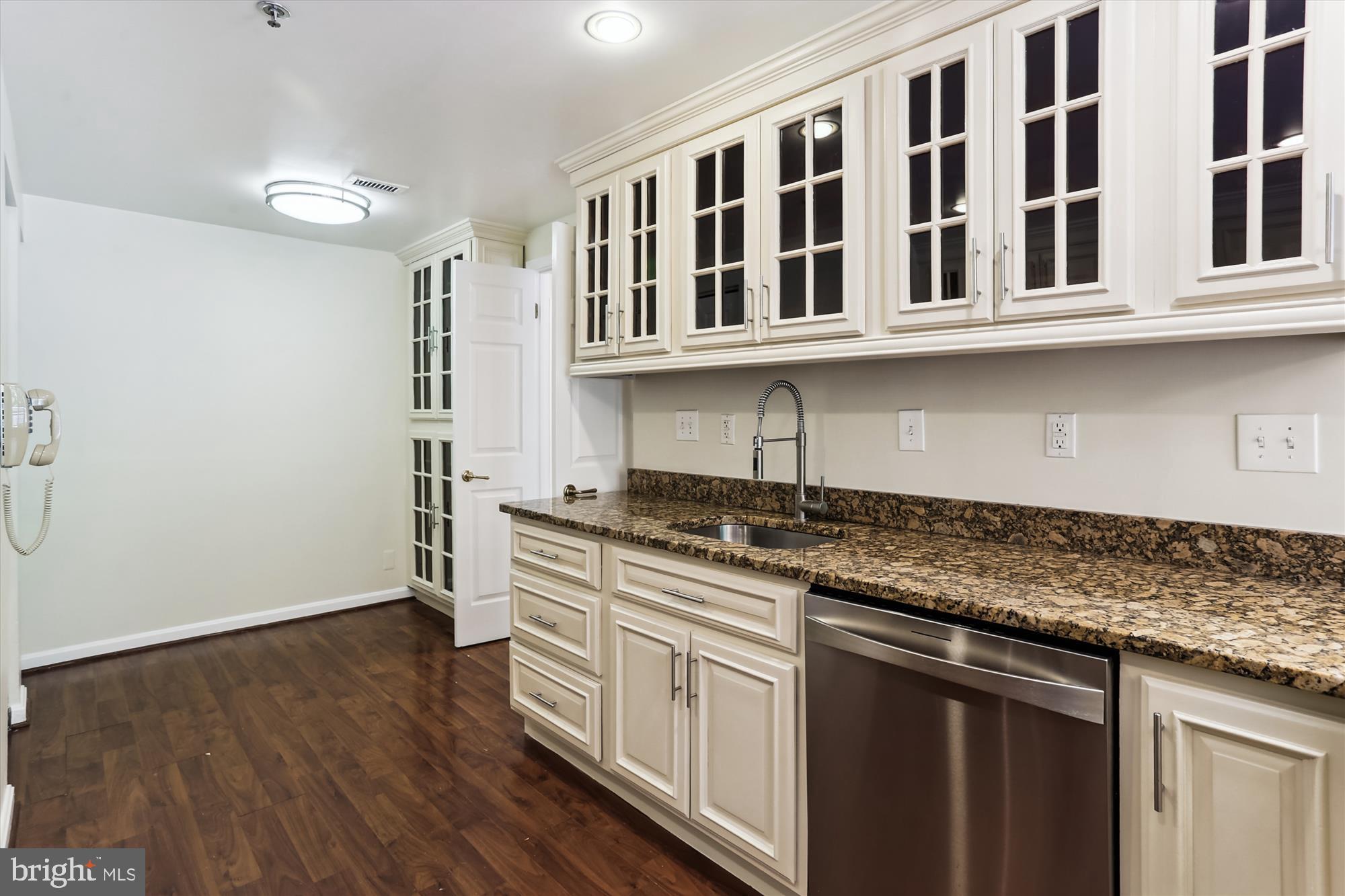 SOMERSET HOUSE - Residential