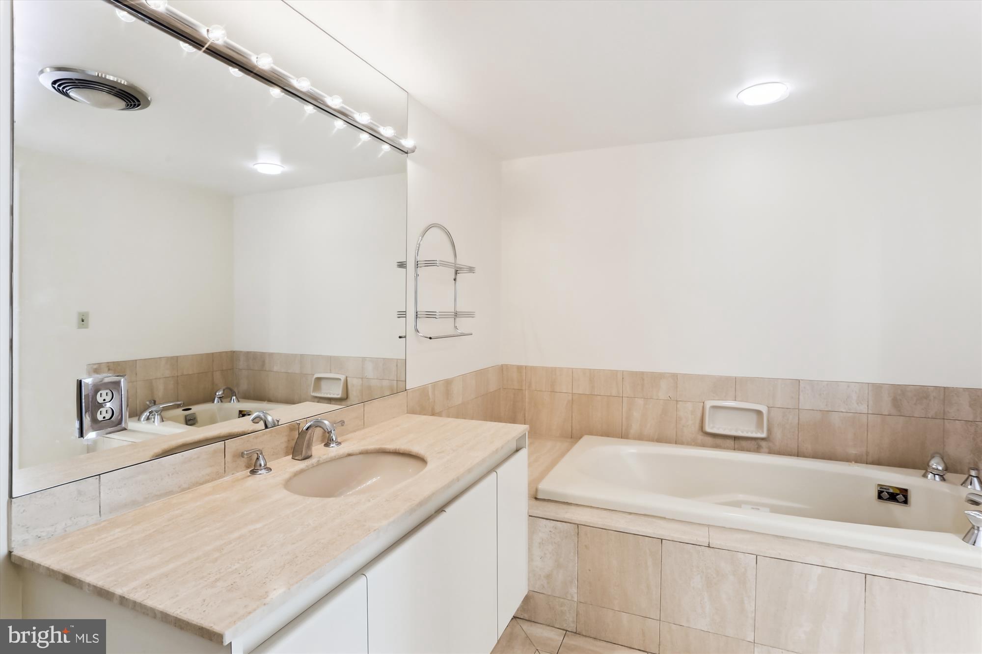 SOMERSET HOUSE - Residential