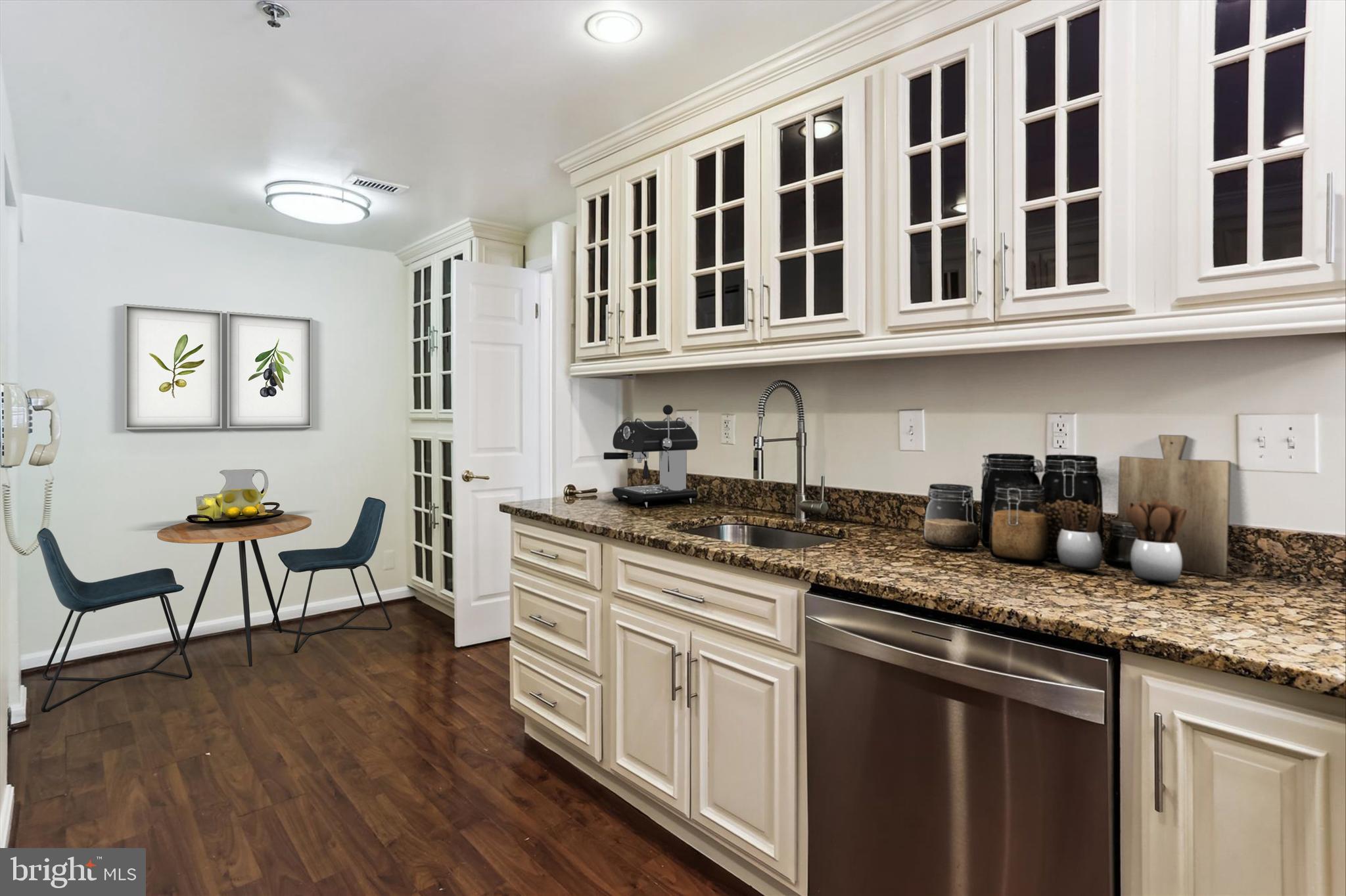 SOMERSET HOUSE - Residential