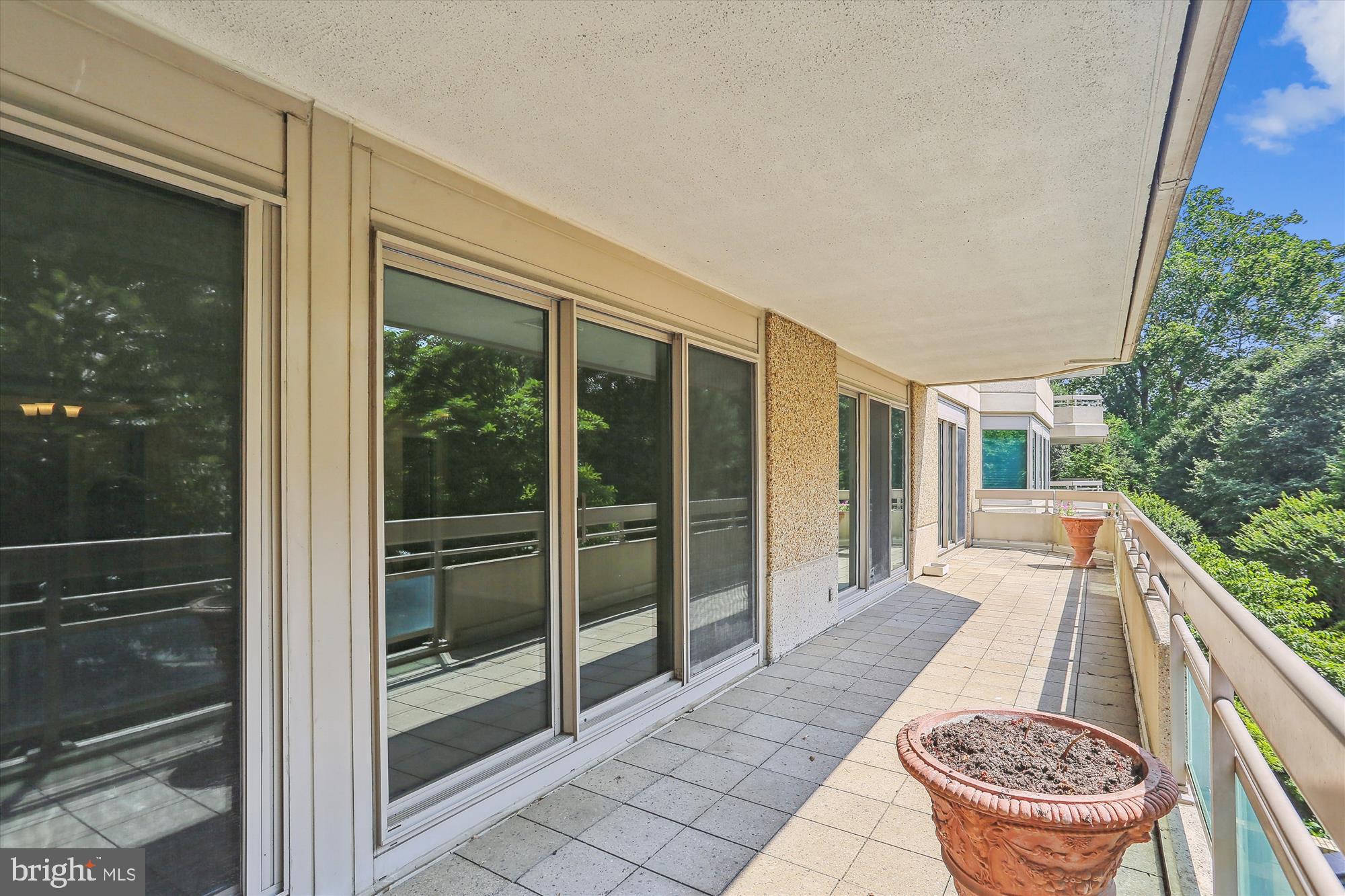 SOMERSET HOUSE - Residential