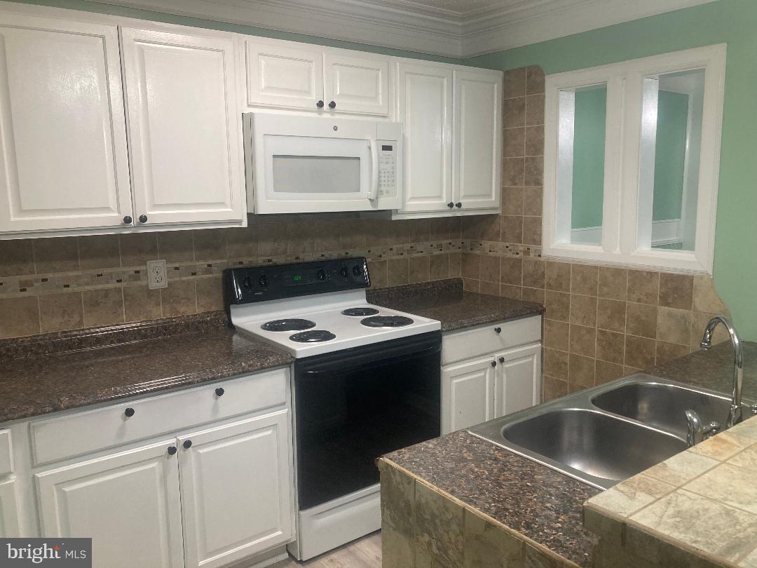 HILCREST ORCHARDS - Residential