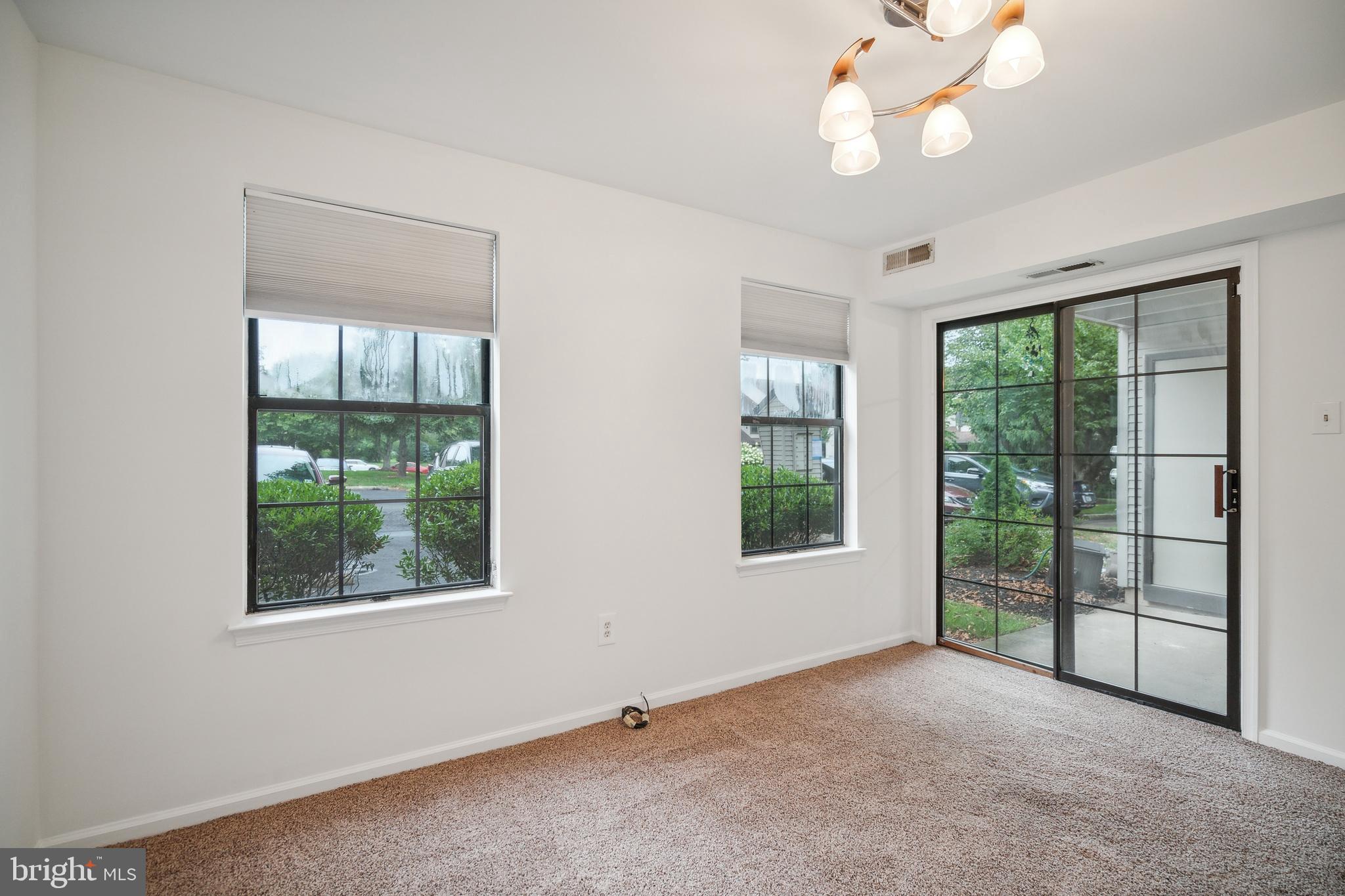 HAMPTON GREENS - Residential