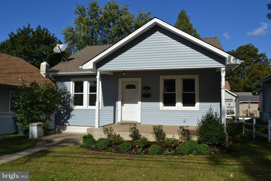 Wow, a single home in Abington under $200,000.  This cute as a button house has many improvements including newer roof, siding, replacement windows, high efficiency gas heat & central air, gas water heater, 100 amp electrical service and a professionally waterproofed basement.  It features a formal living & dining room, galley kitchen, wood floors, full basement, pull down stairs to a full attic, front porch, rear patio and great back yard.  All of the major work has been done but the interior is in need of updating and that's why it's listed at $199,900.  The location is truly convenient with access to public transportation, shopping, restaurants, Abington Hospital and the award winning Abington School System.  Abington was just recognized by Money Magazine as one of the top 100 places to live in America!  Come get your piece of the American Dream!